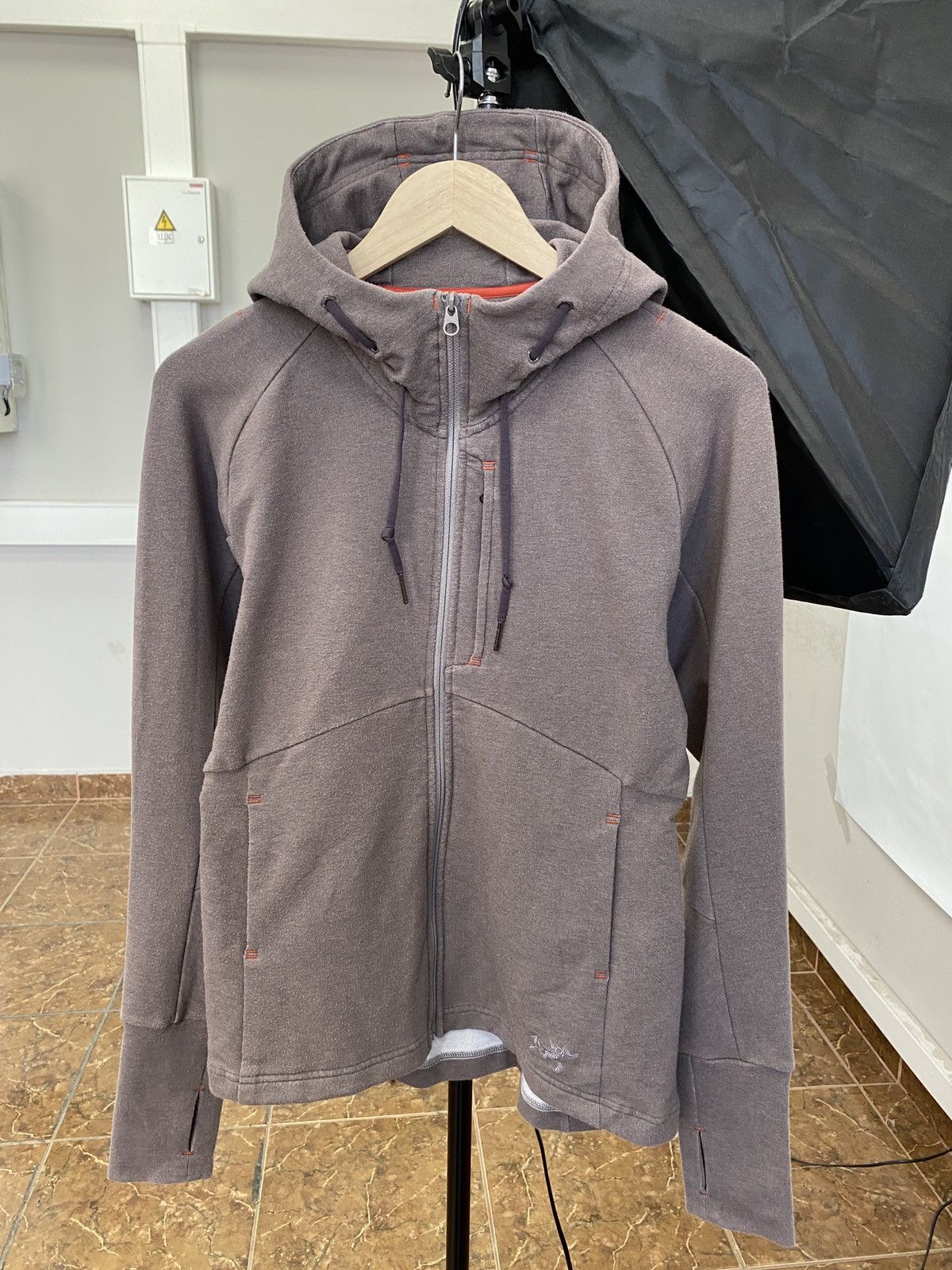 Arc'teryx 🇺🇸 Vintage Y2K Arc’teryx Women’s Zip Hoodie Rare Retro Hype Size M / US 6-8 / IT 42-44 - 1 Thumbnail