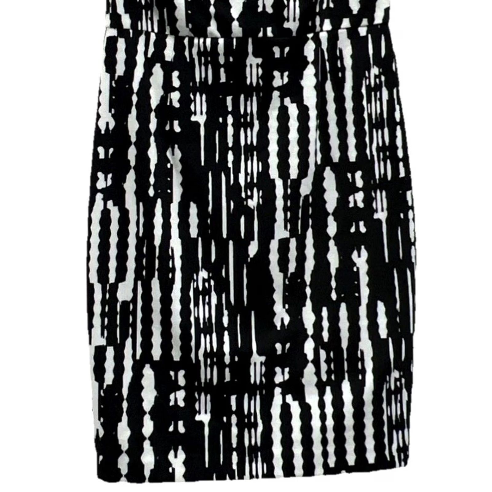 Trina Turk Trina Turk Style Sheath Dress Women’s 4 Black White Abstract Print Ponte Size S / US 4 / IT 40 - 5 Thumbnail