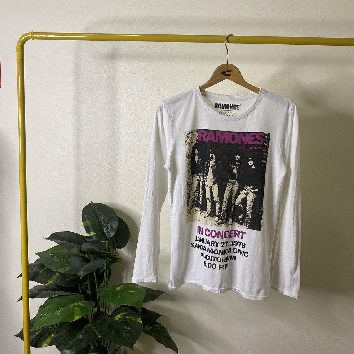 Band Tees × Zara Zara x Ramones Punk Band LS Tee Size US S / EU 44-46 / 1 - 1 Thumbnail