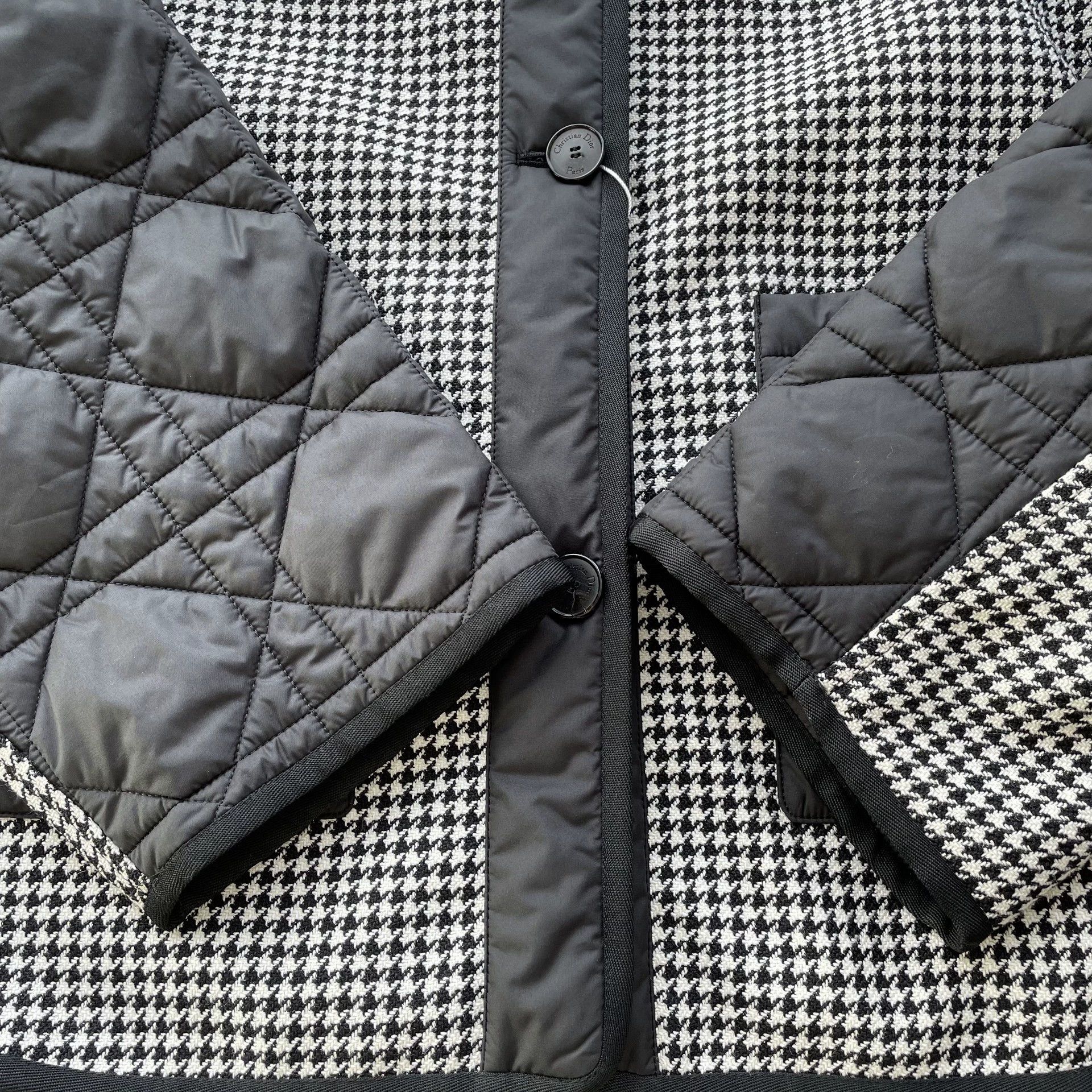 Dior DIOR FW22 houndstooth Vneck women's black 36 jacket Size XS / US 0-2 / IT 36-38 - 4 Thumbnail
