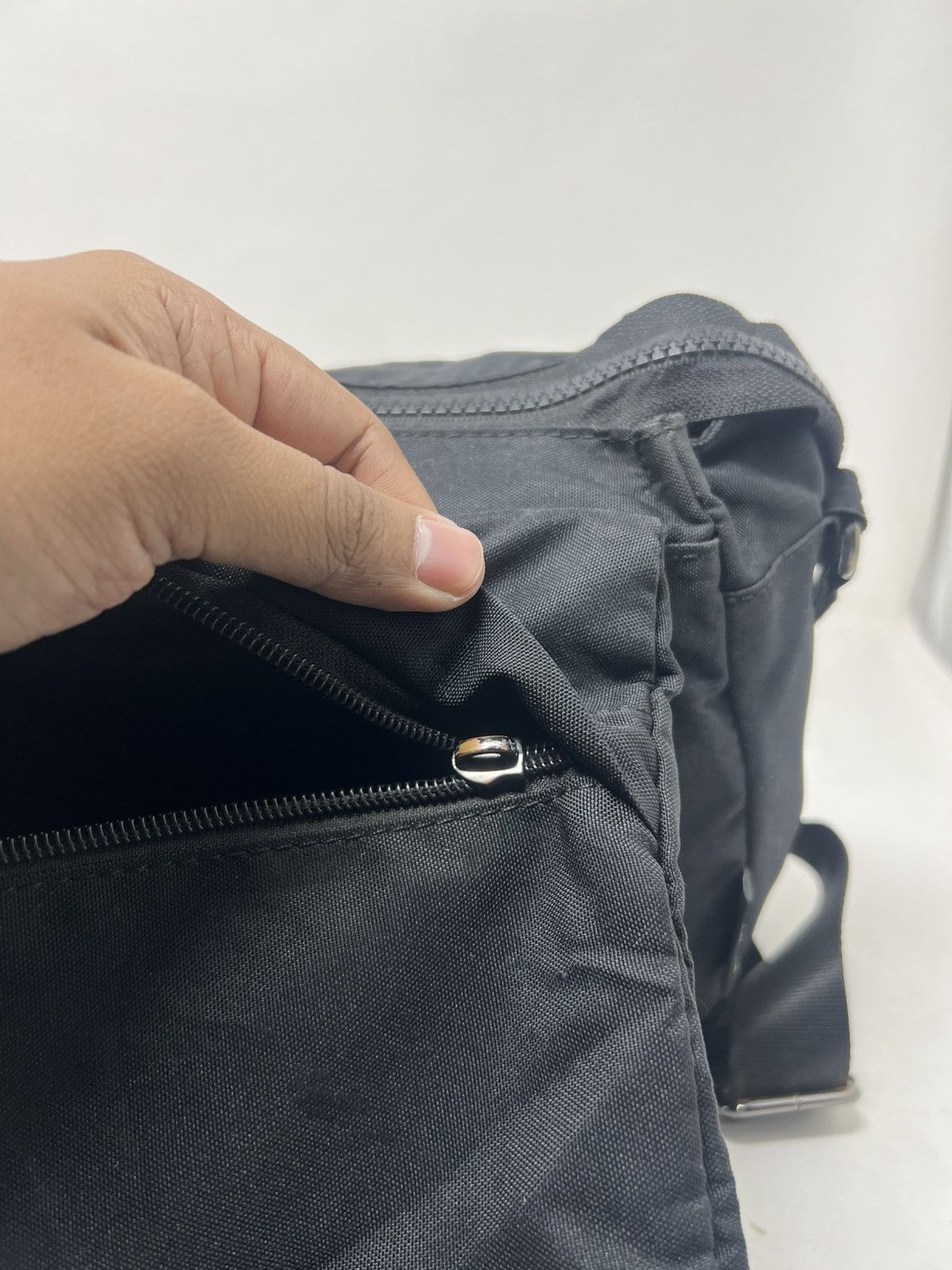 Japanese Brand Y'Saccs Vous et Sling Bag Size ONE SIZE - 10 Thumbnail