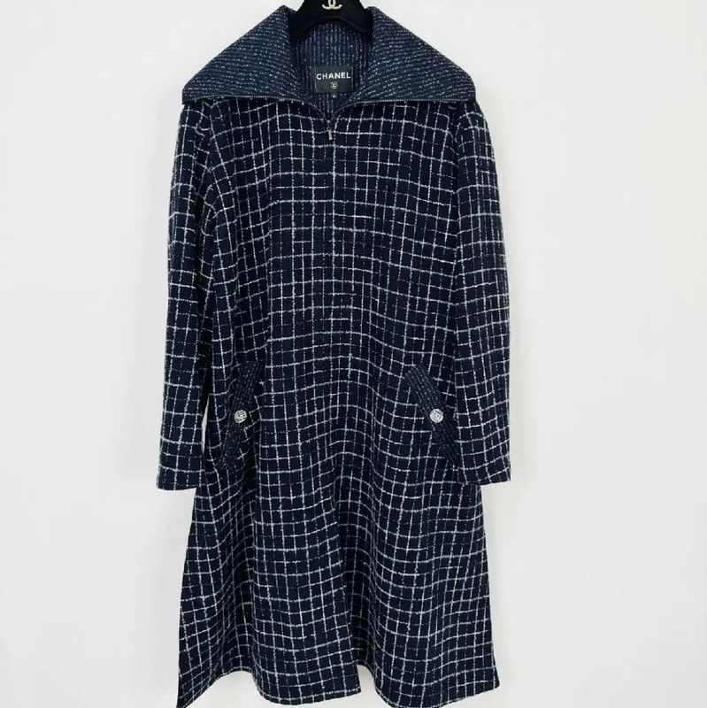 Chanel Chanel Long Wool Coat in Deep Blue 0089 Size M / US 6-8 / IT 42-44 - 1 Thumbnail