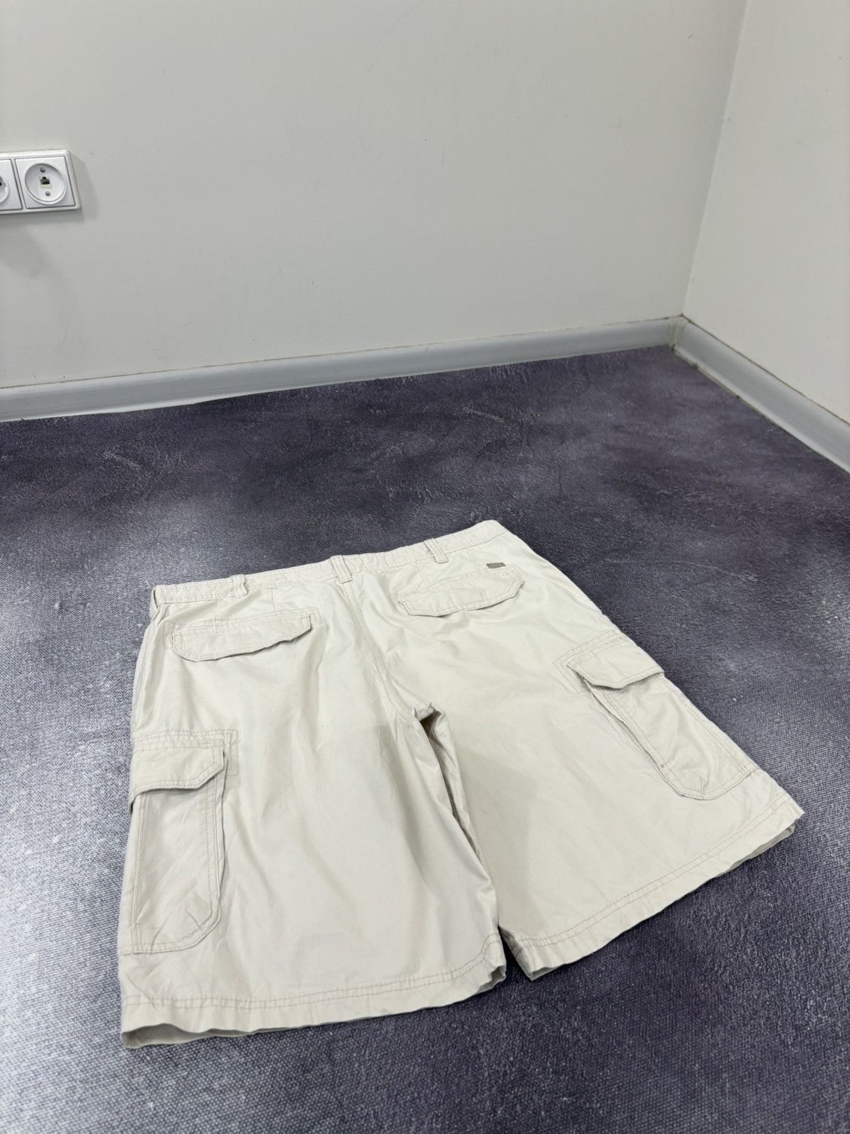 Izod Vintage Izod 2000s Wide Leg Skate Hype Baggy Cargo Shorts Size US 36 / EU 52 - 14 Thumbnail