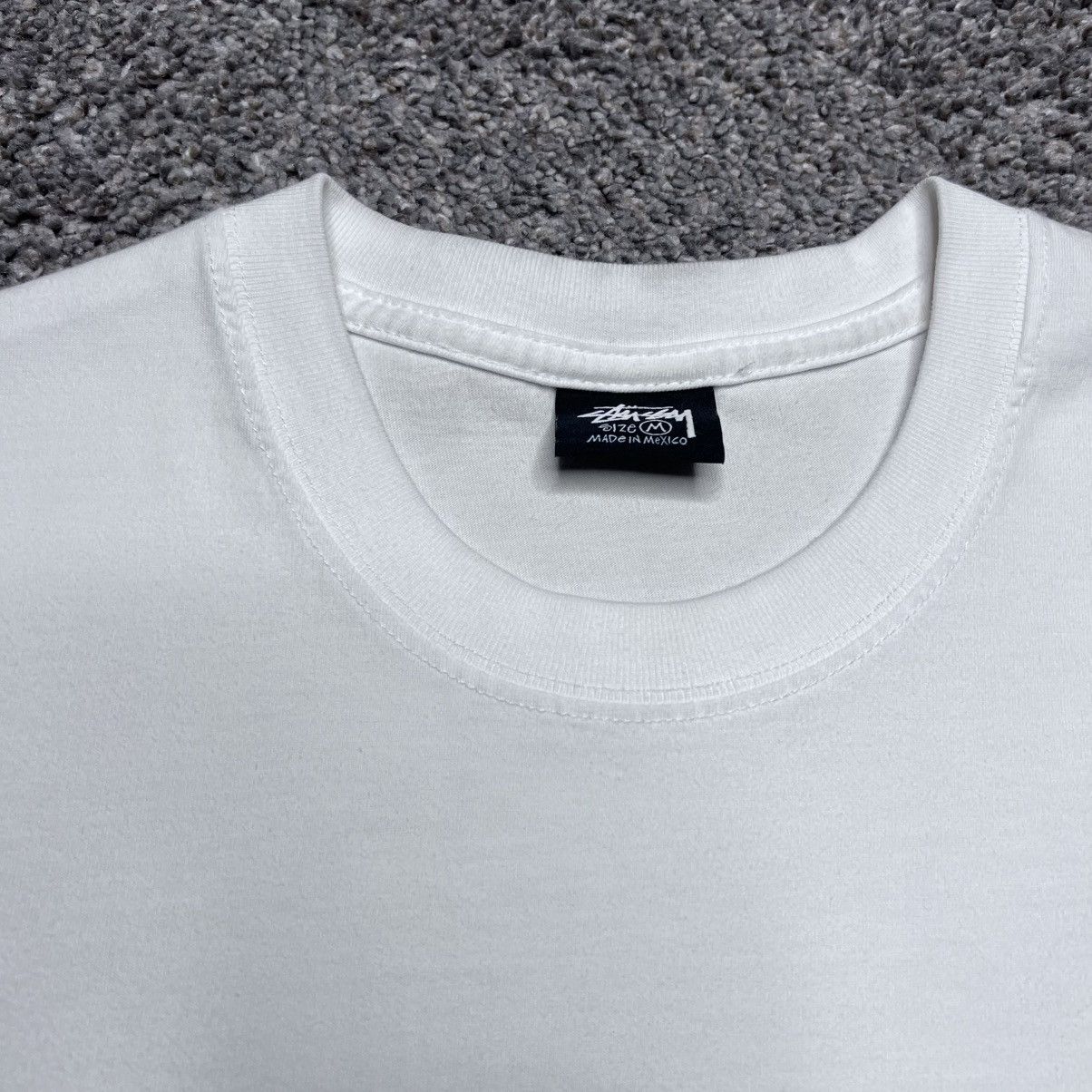 Stussy Vintage 2000s Stussy One World One Love Graphic T-Shirt Sz M Size US M / EU 48-50 / 2 - 4 Thumbnail