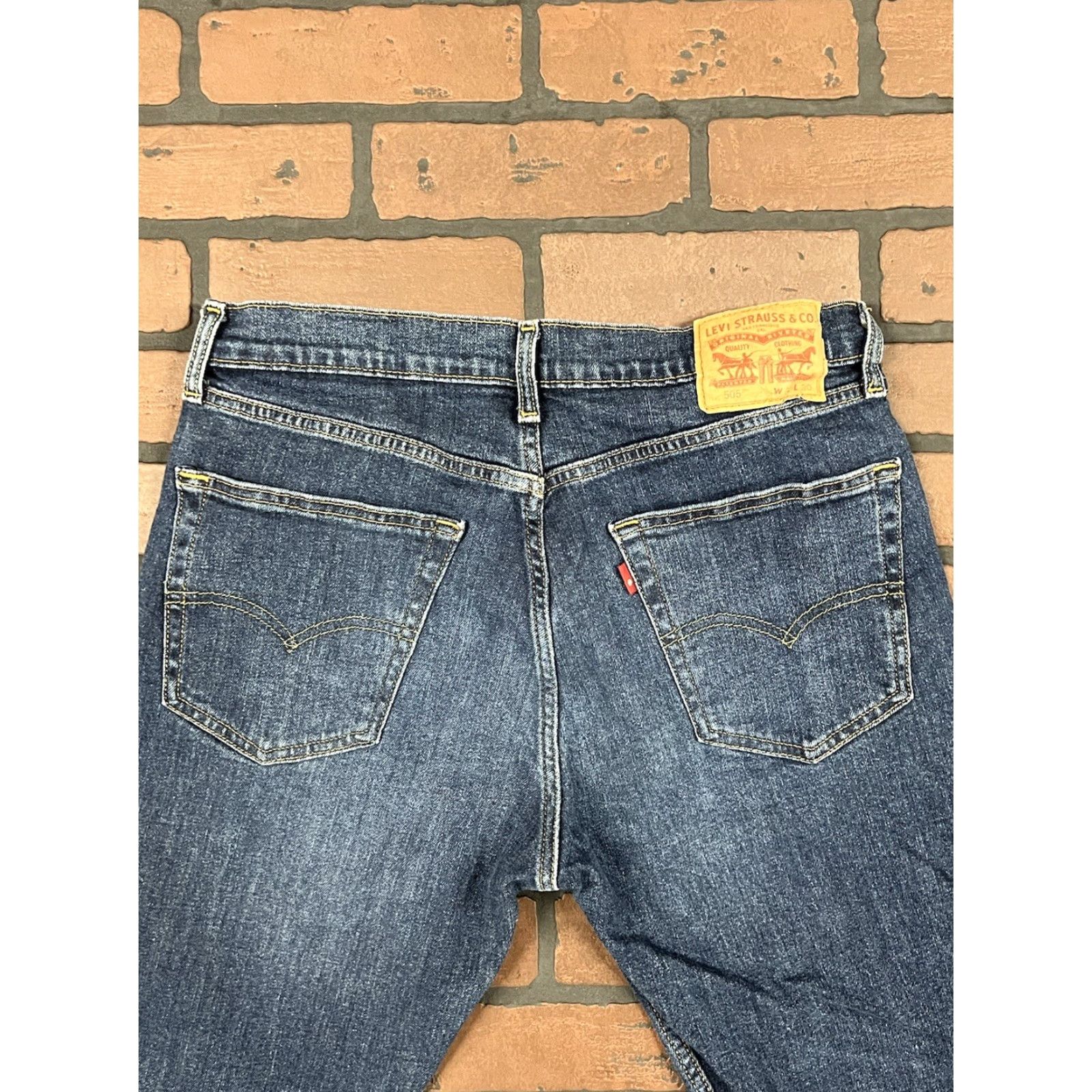 Levi's VINTAGE Levi’s 505 Jeans Dark Wash 32x30 Men Medium? Size US 32 / EU 48 - 6 Thumbnail