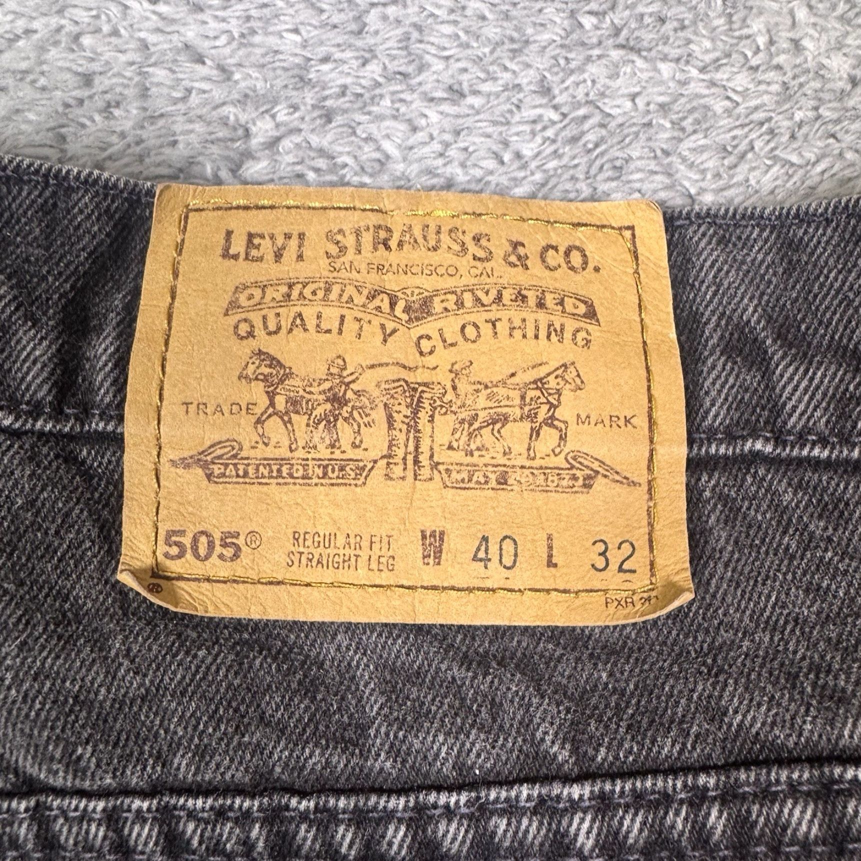 Levi's VINTAGE Levi's 505 Jeans Mens Straight Regular 40x32 Black Charcoal USA 90s Men Size US 40 / EU 56 - 4 Thumbnail