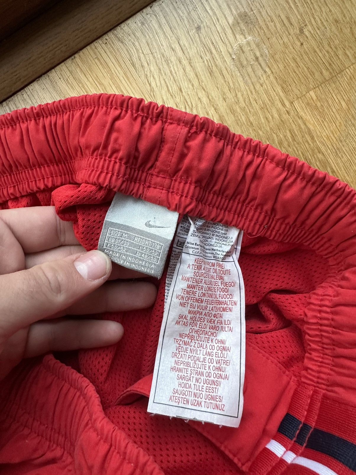 Nike Vintage Y2K Nike Red Nylon Pants Size US 32 / EU 48 - 6 Thumbnail
