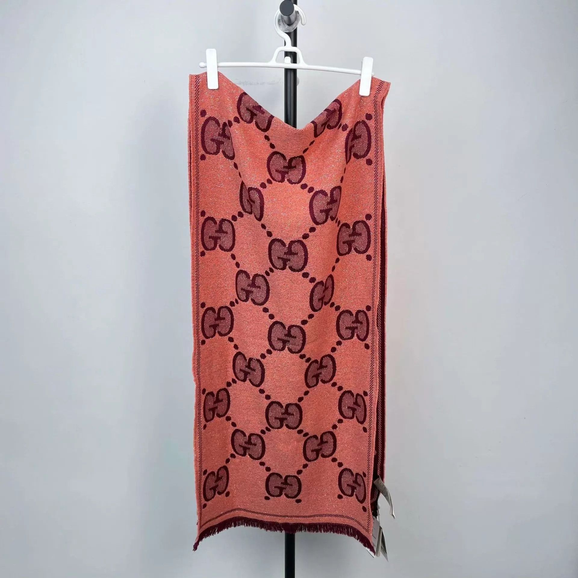 Gucci Gucci GG Monogram scarf 98% New with tags 45cm Size ONE SIZE - 2 Thumbnail
