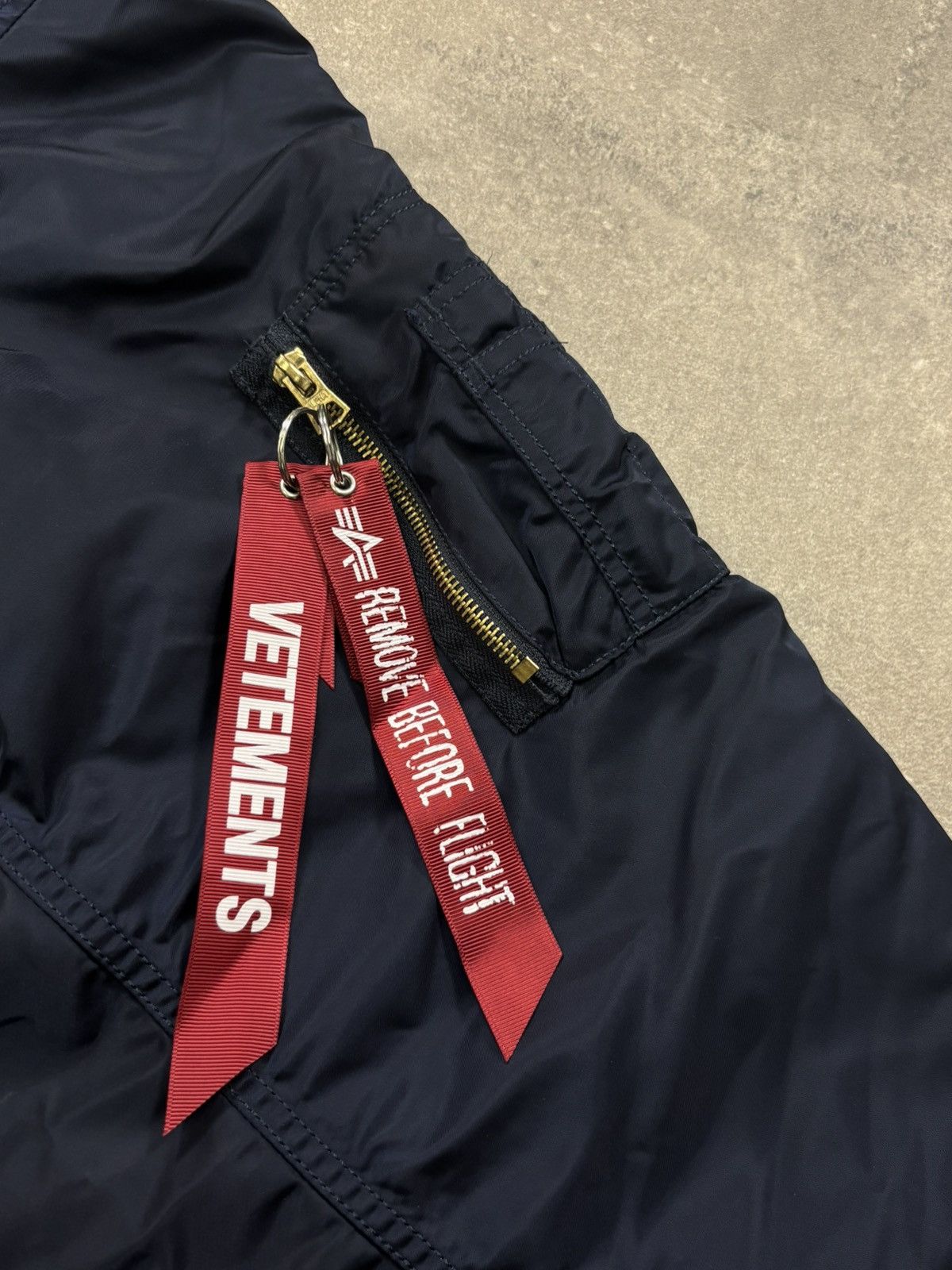 Alpha Industries × Vetements Vetements x Alpha FW18 Reversible Hooded Bomber Jacket Size US XS / EU 42 / 0 - 5 Thumbnail