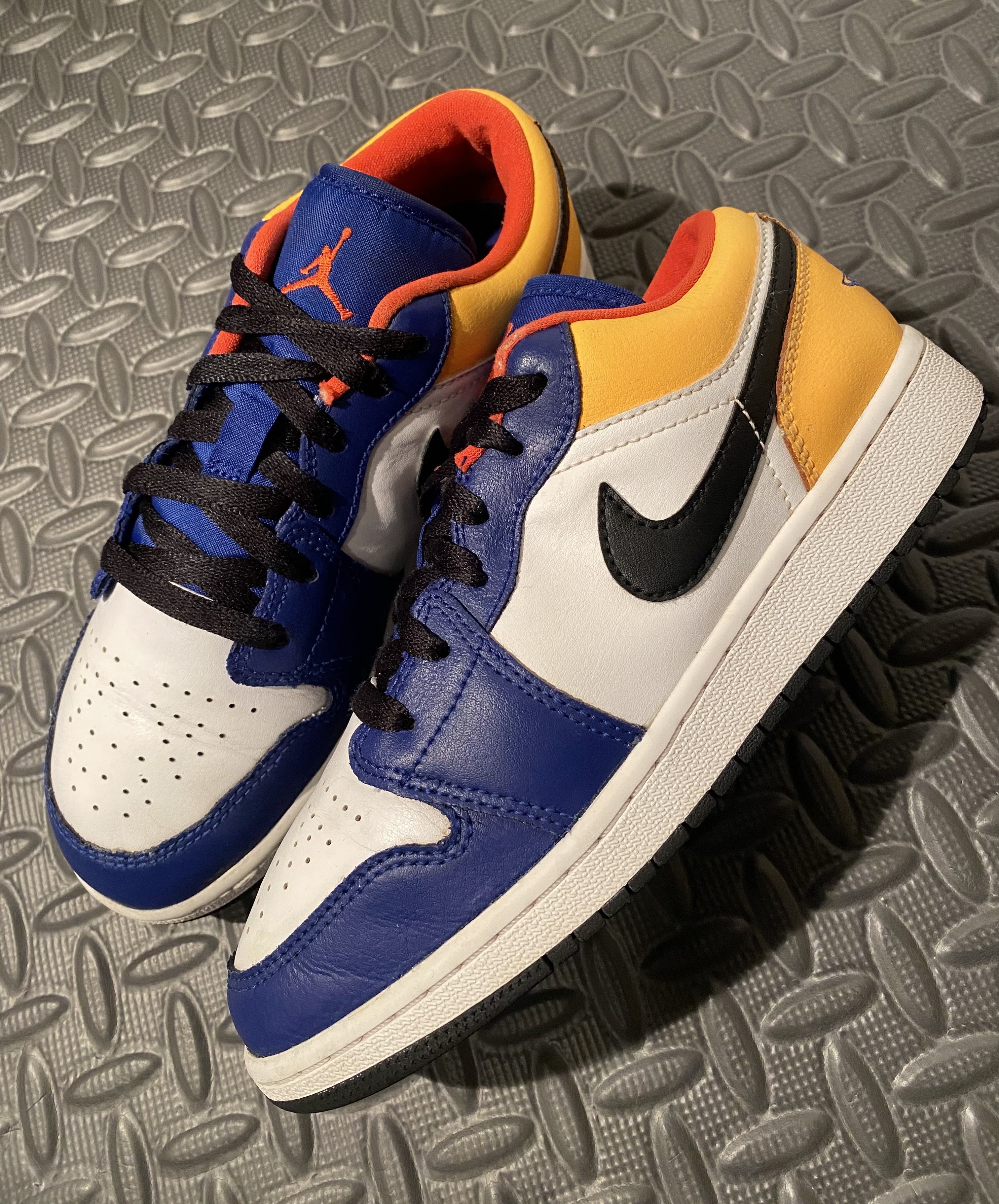 Air Jordan 1 Retro Low Royal Yellow GS size 6 womens shoes