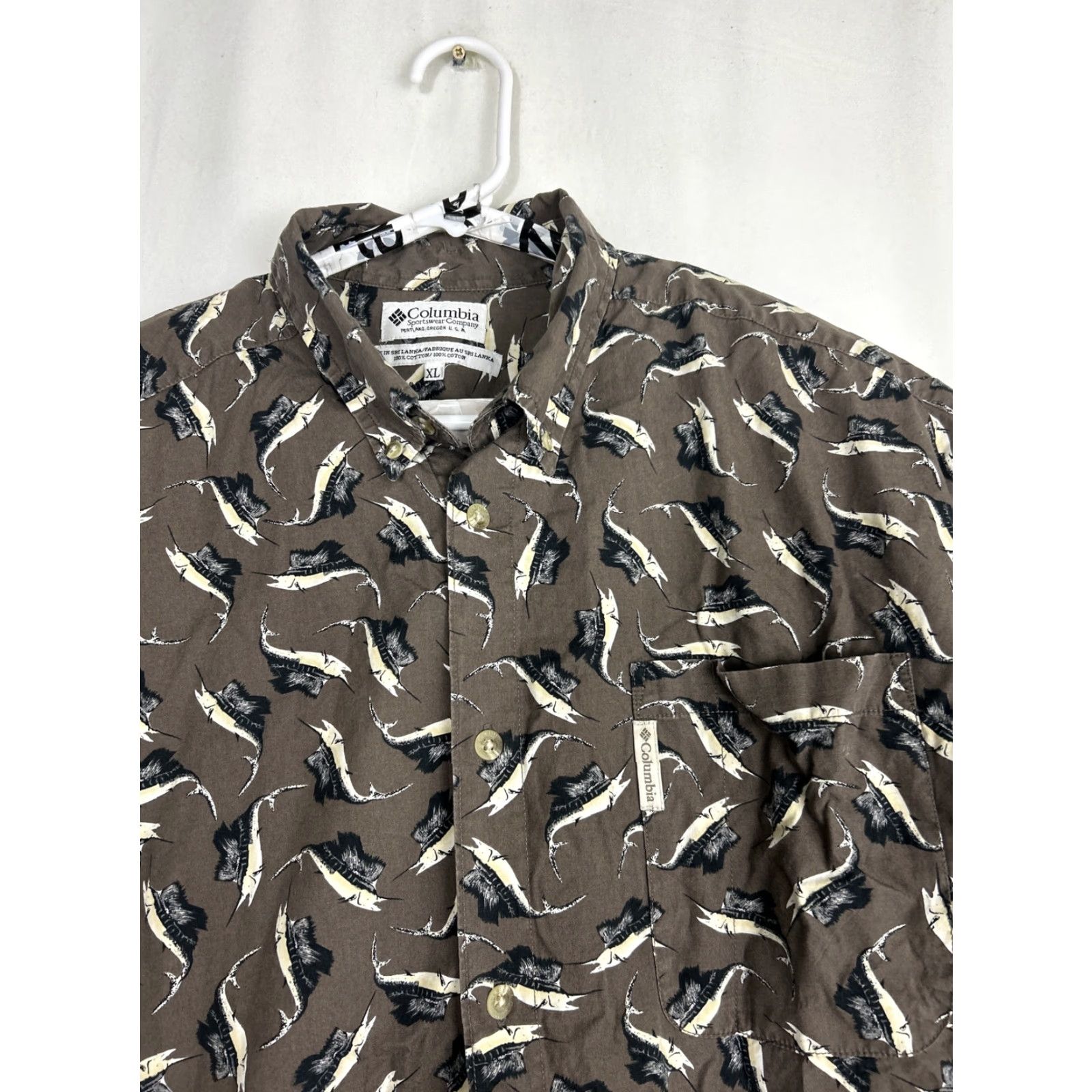 Vintage Columbia Mens XL Short Sleeve Button-Down Shirt Gray Marlins Graphic AOP Shirt Size US XL / EU 56 / 4 - 3 Thumbnail