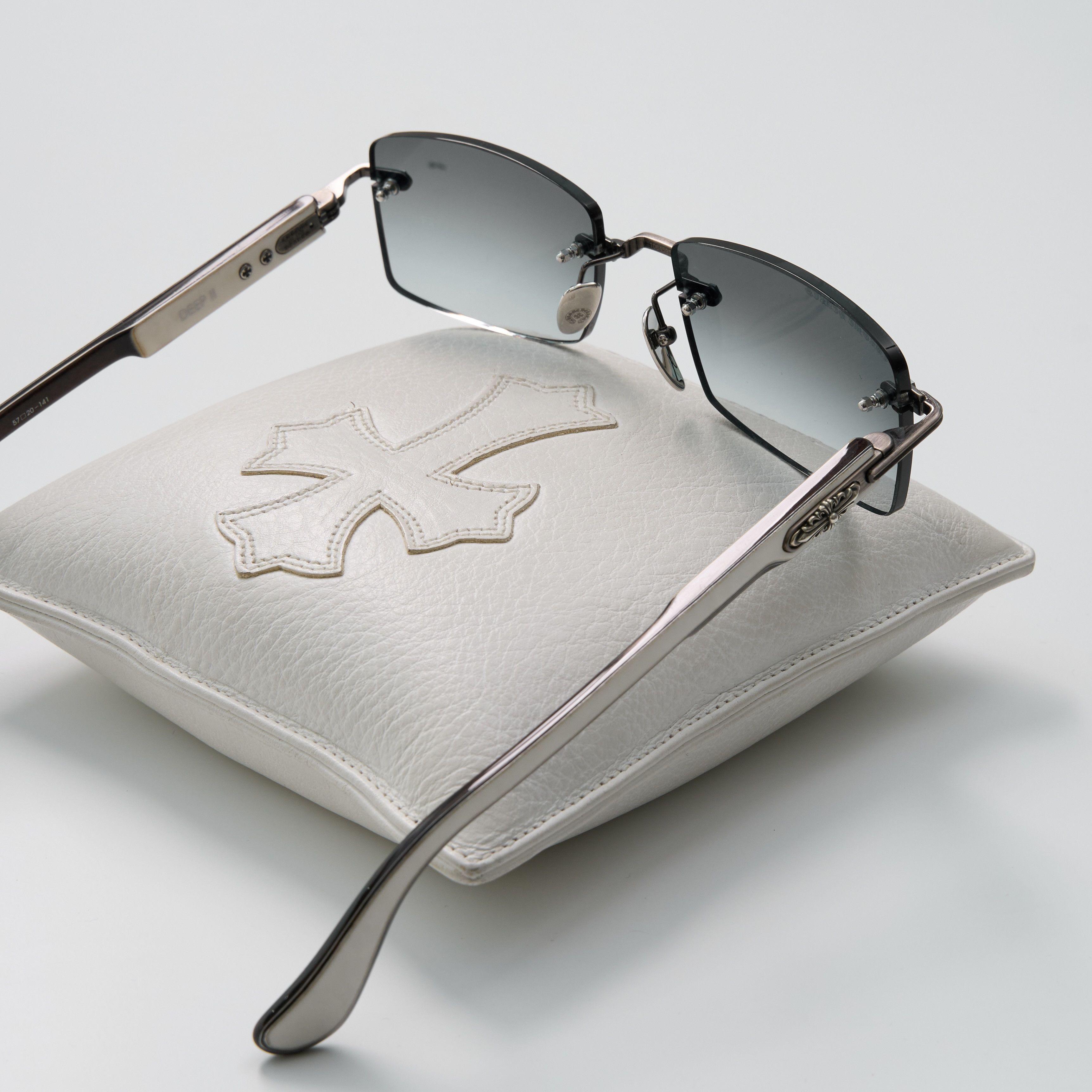 Chrome Hearts CHROME HEARTS DEEP II ANTIQUE SILVER WHITE EBONY WOOD BLUE Size ONE SIZE - 7 Thumbnail