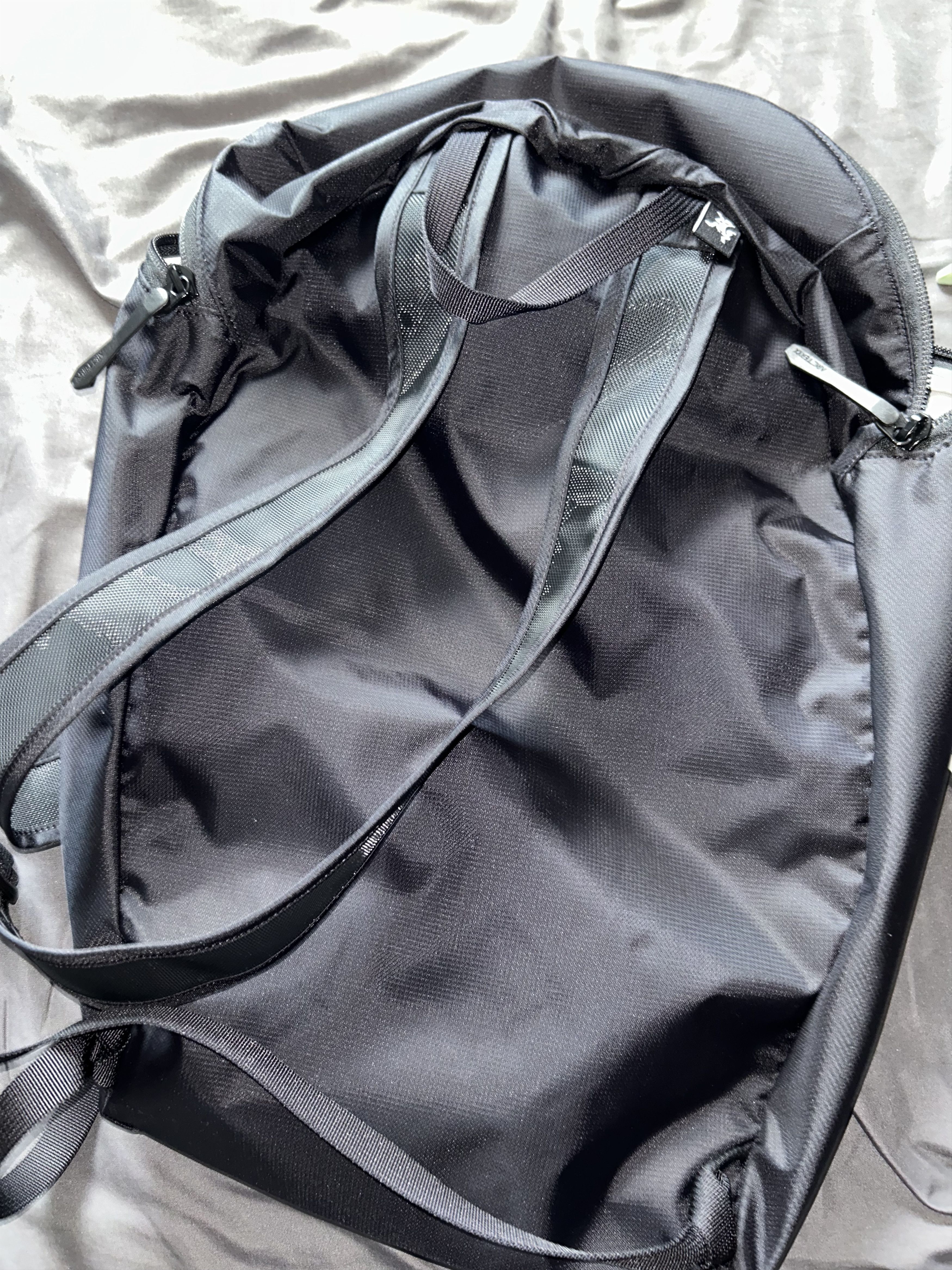 Arc'teryx Heliad 15 black Brand new Arc’teryx Size ONE SIZE - 2 Thumbnail