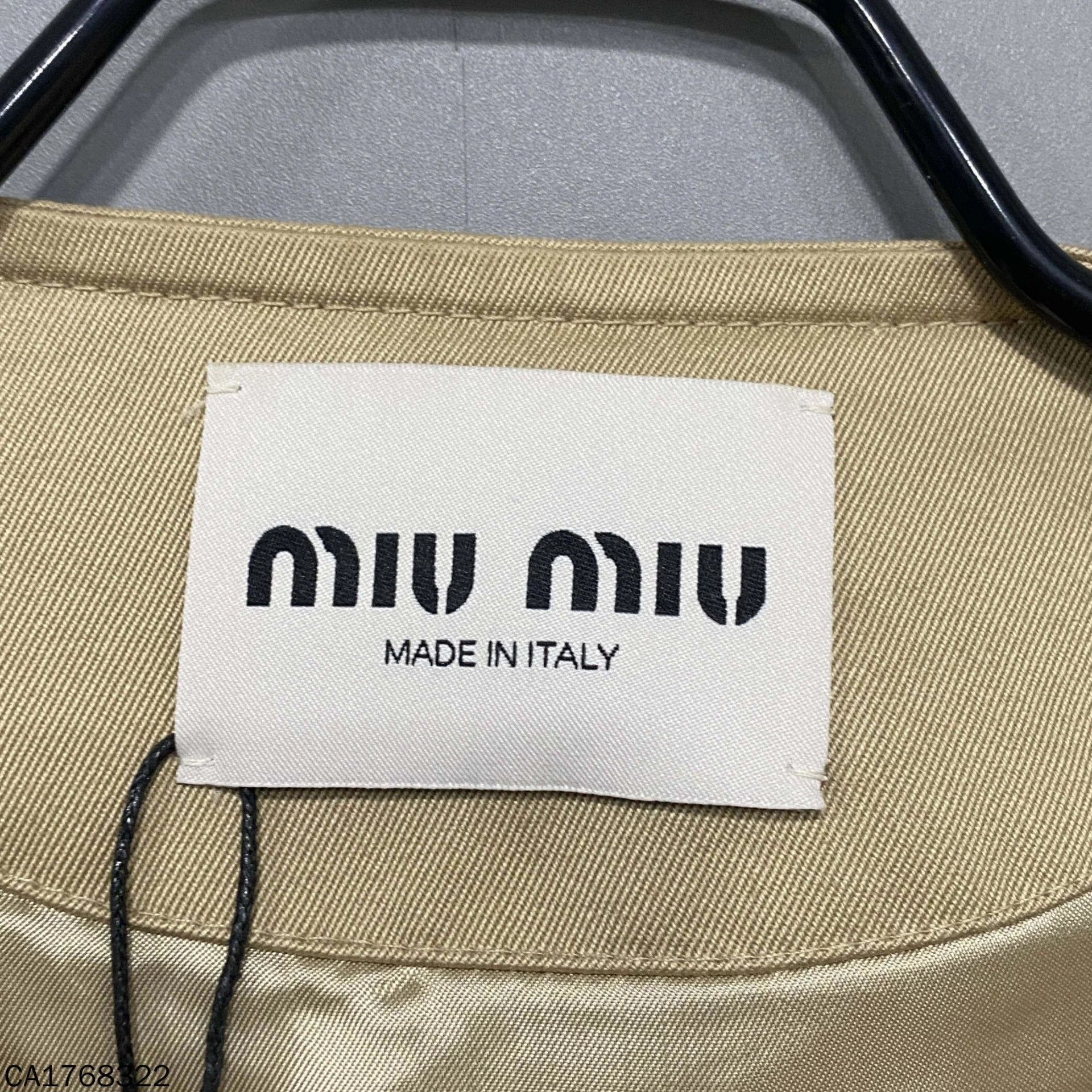 Miu Miu MIU MIU Khaki V-neck zipper vest size 40 Size M / US 6-8 / IT 42-44 - 4 Thumbnail