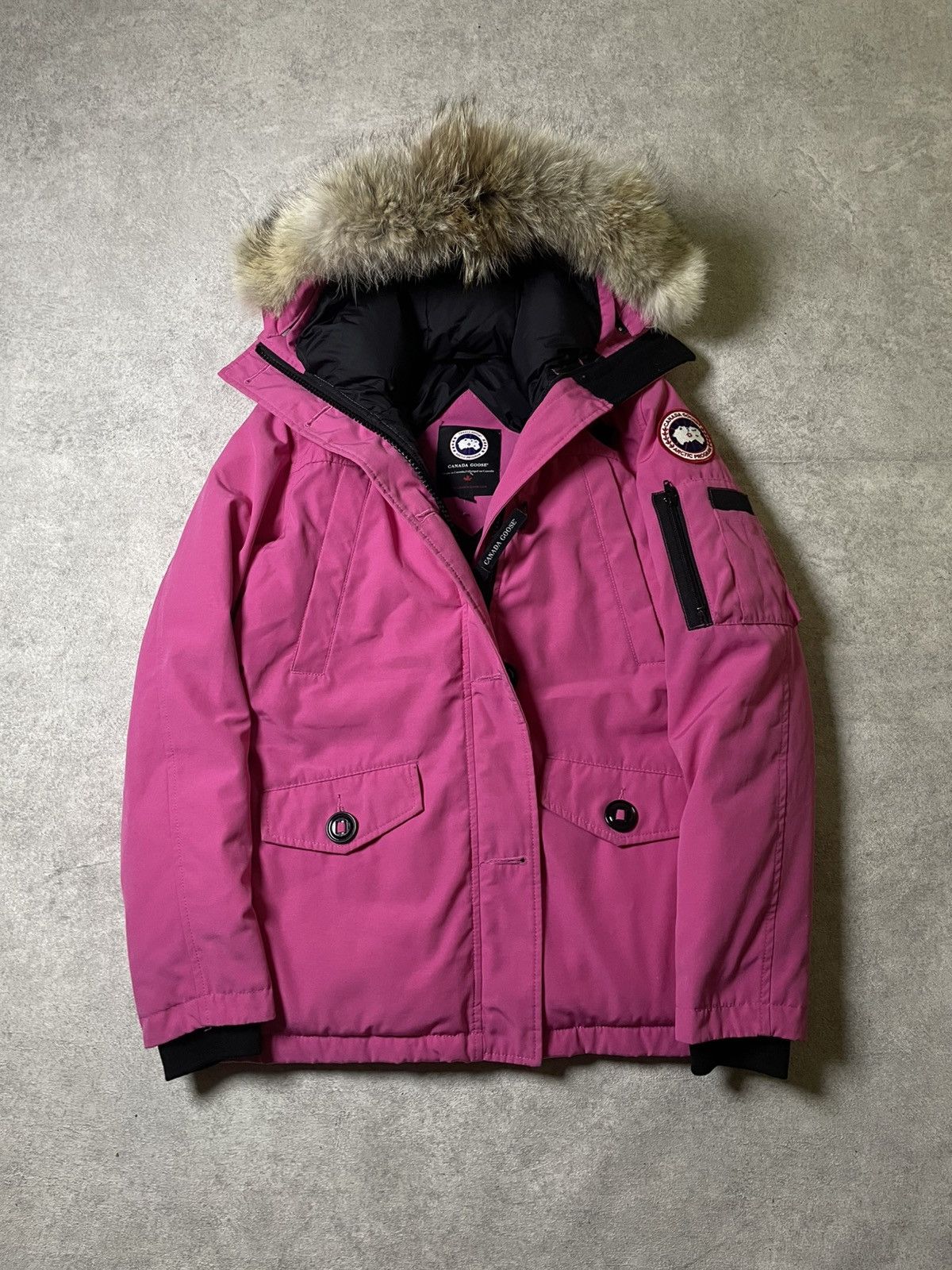 Canada Goose Canada Goose Montebello Puffer Parka Very Rare Size M / US 6-8 / IT 42-44 - 1 Thumbnail