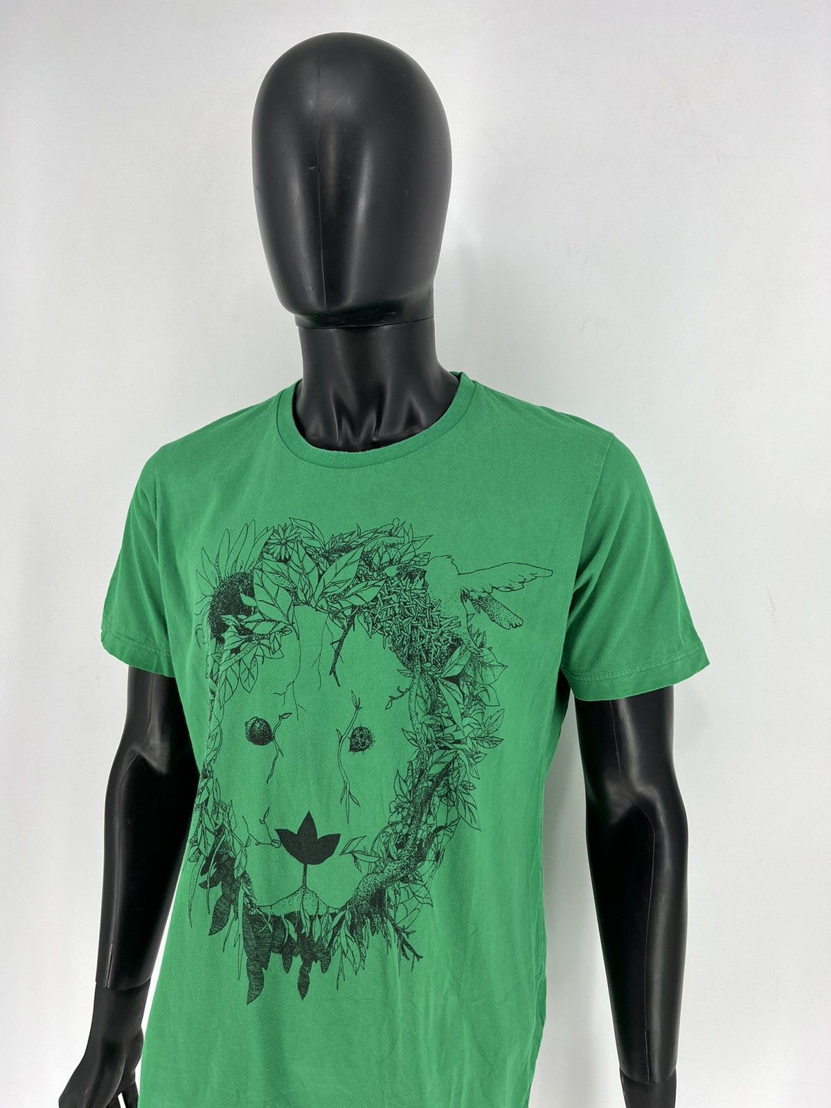 Uniqlo Vintage Mens Uniqlo x Lion Floral Hawai Tee🔥 Streetwear Sty Size US M / EU 48-50 / 2 - 4 Thumbnail