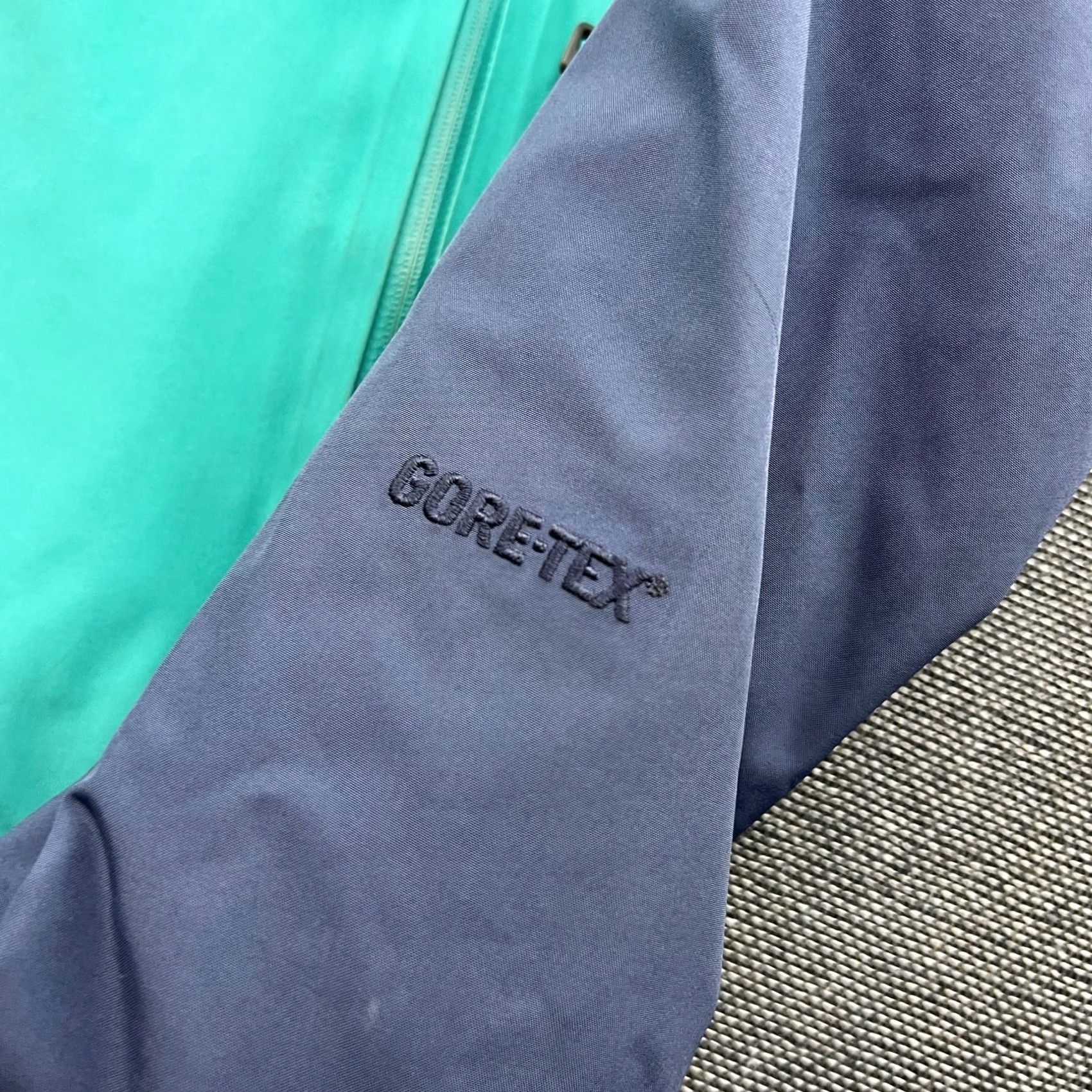 Patagonia Patagonia Jacket Womens Medium Gore-Tex Hooded Powder Bowl Green Blue Teal Zip Full Zip Wind-Resistant Water-Resistant casual travel Size M / US 6-8 / IT 42-44 - 6 Thumbnail