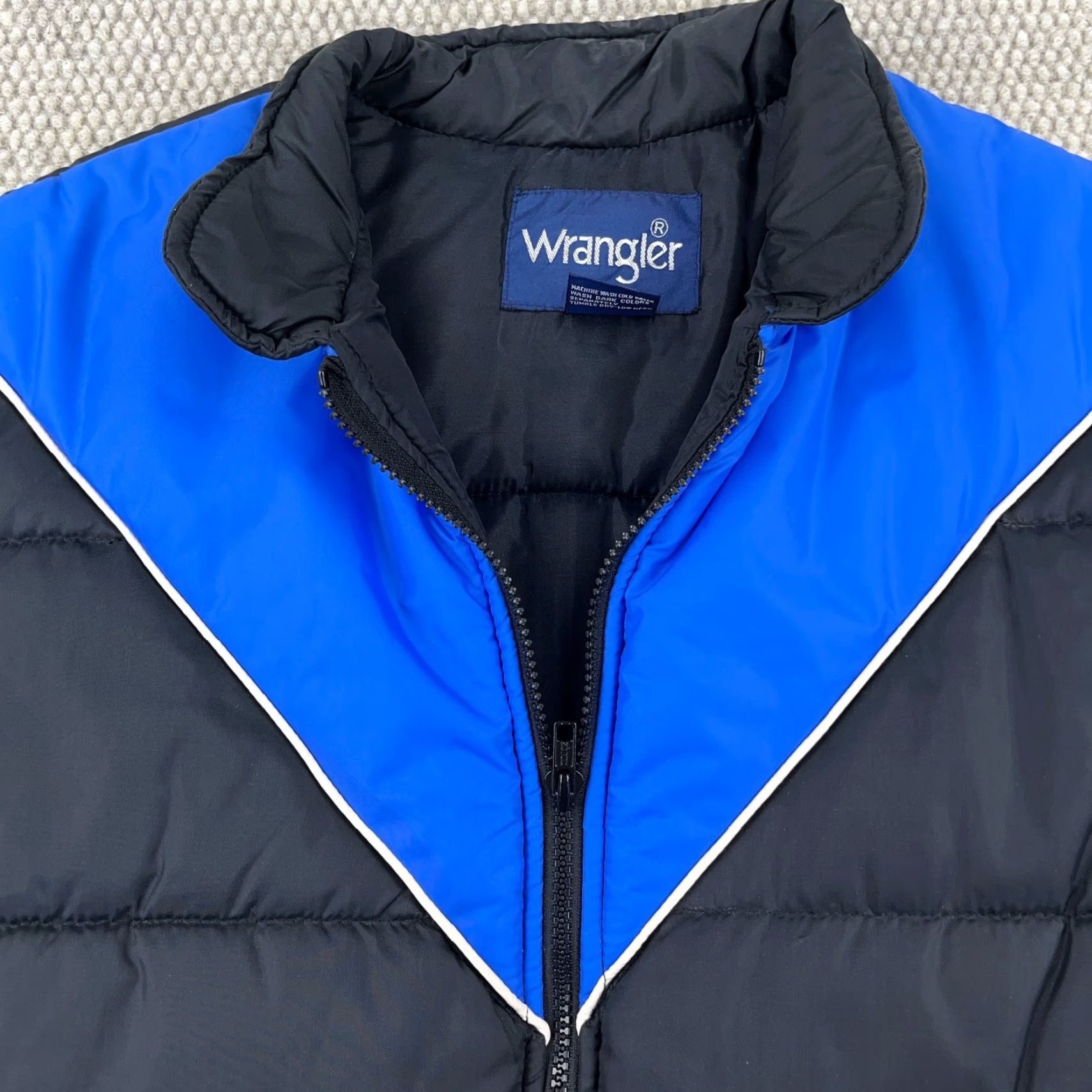 Wrangler Vintage Wrangler Puffer Vest Men Large Black Blue Jacket Western Gorpcore 90s Size US L / EU 52-54 / 3 - 2 Thumbnail