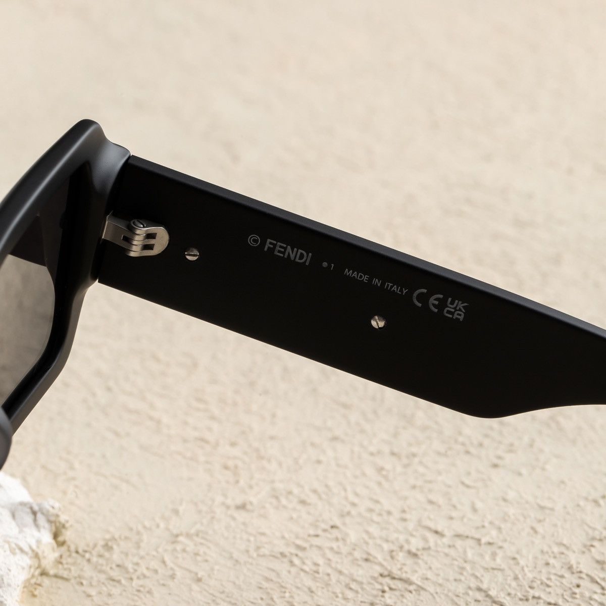 Fendi FENDI GRAPHY FE40073U 02A SUNGLASSES Size ONE SIZE - 3 Thumbnail