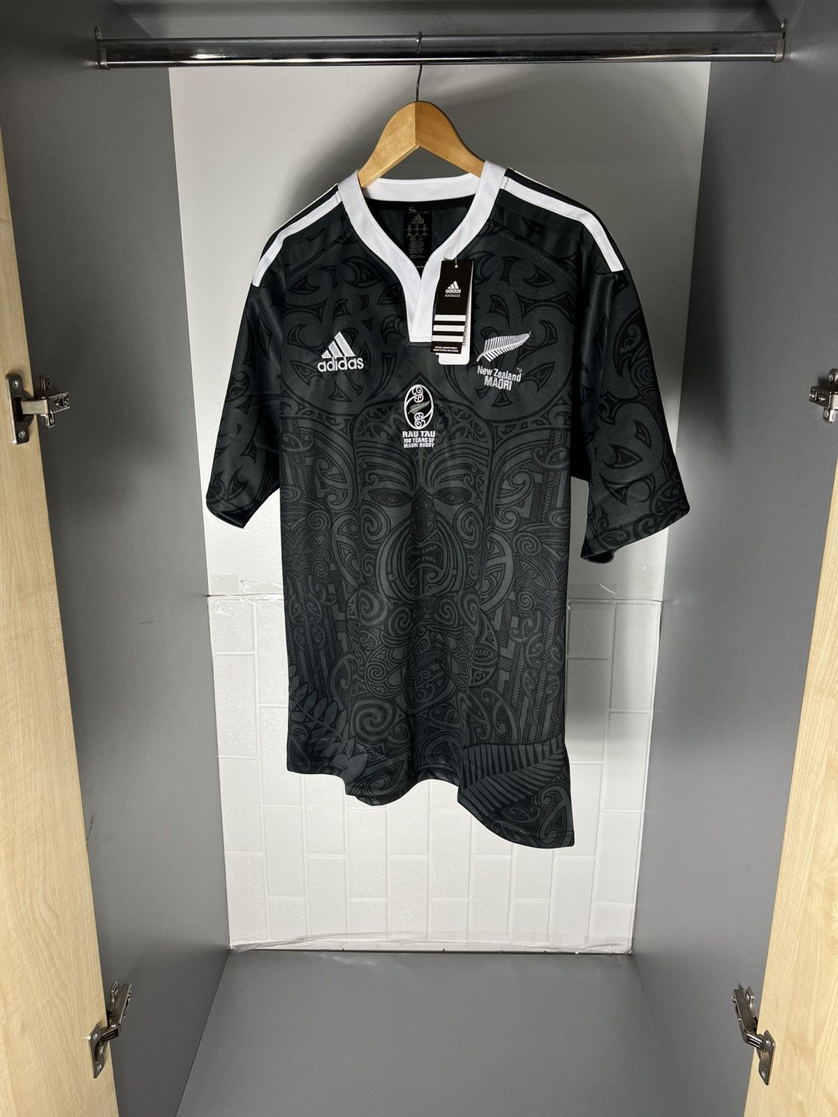 Adidas VINTAGE ADIDAS NEW ZEALAND MAORI NRL RUGBY JERSEY RETRO Y2K Size US XXL / EU 58 / 5 - 10 Thumbnail