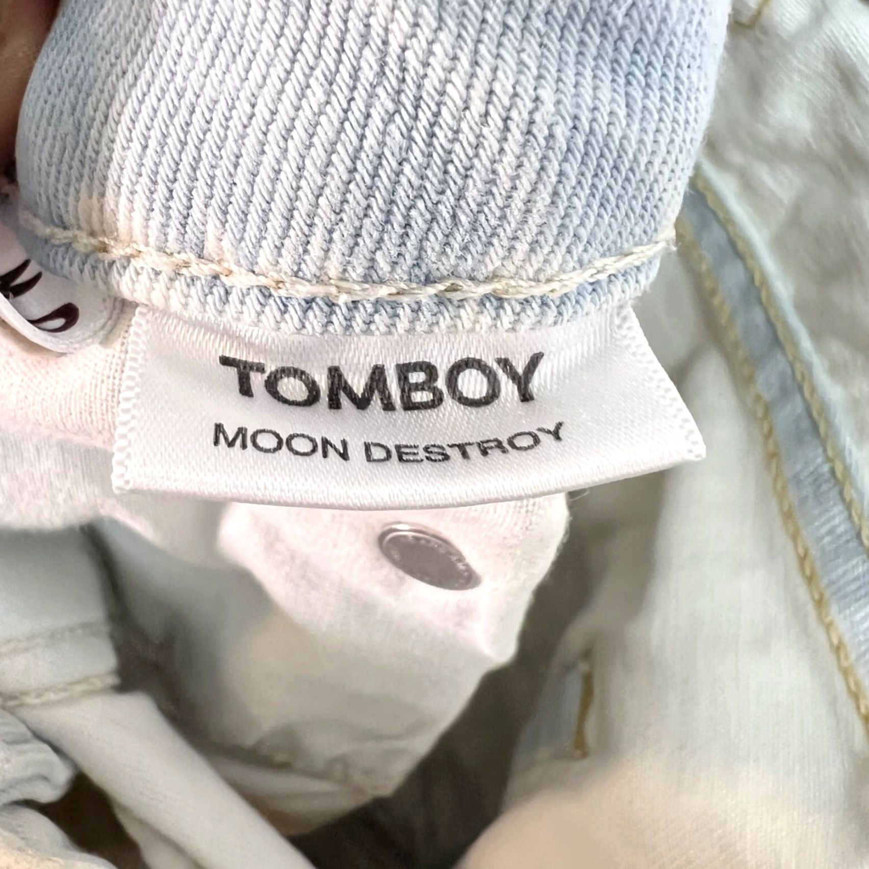 AMO VINTAGE Amo Jeans Women White Distressed Straight-Leg Moon Destroy 26 Denim Cotton Blend Mid Rise 28.5 In Inseam 30 Waist Mens Womens Girls Size 26" / US 2 / IT 38 - 4 Thumbnail