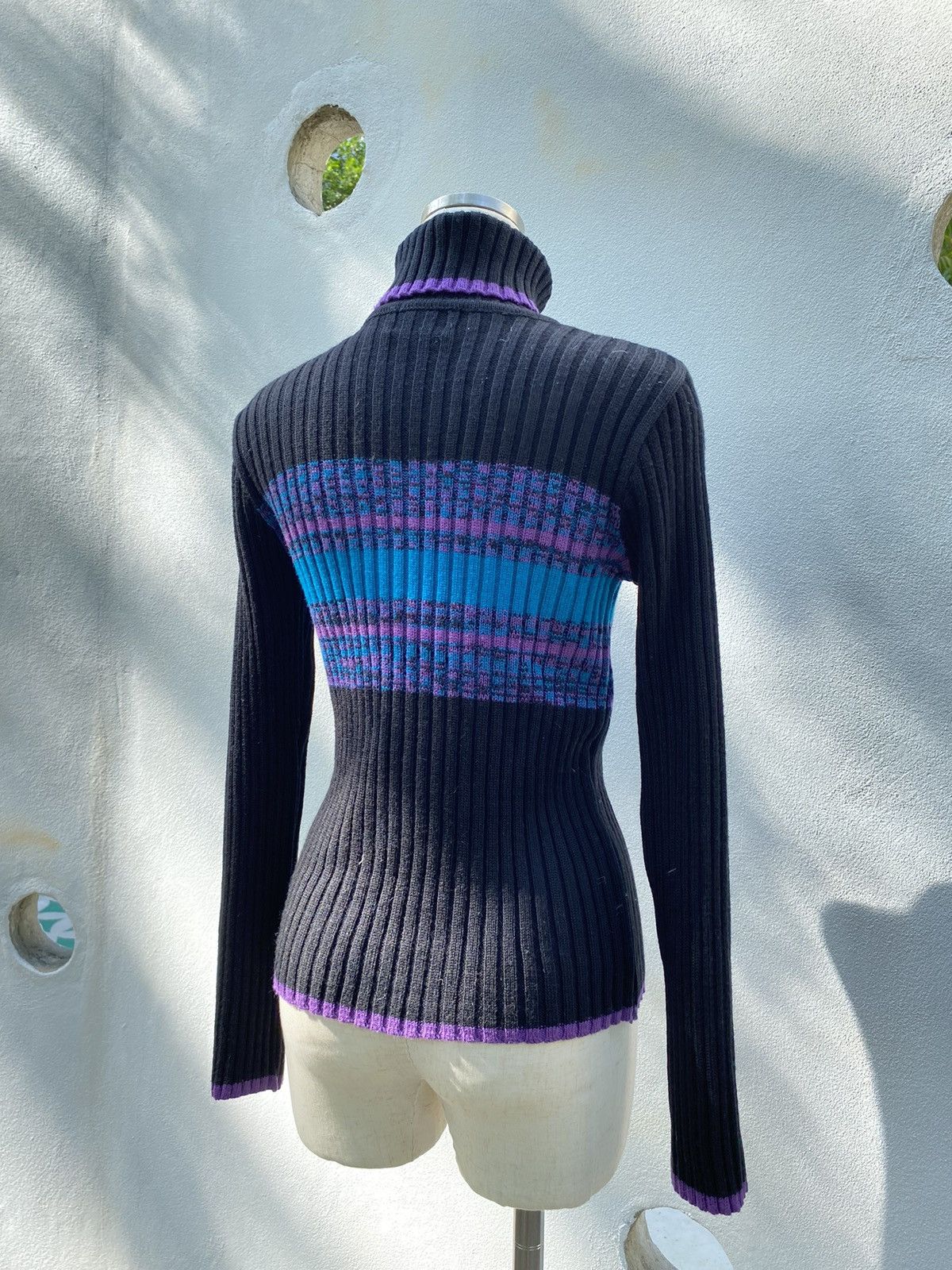 Morgan Homme MORGAN Black Ribbed Turtleneck with Purple-Blue Stripes Size M / US 6-8 / IT 42-44 - 20 Thumbnail