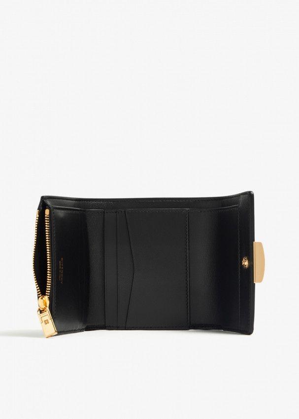 Givenchy o1srvl11e1124 Size: OS / 4G Trifold Wallet in Black Size ONE SIZE - 4 Thumbnail