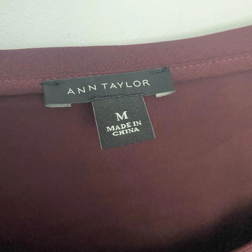 Ann Taylor Ann Taylor Maroon Short Sleeve Top w/ Stud Embellishments Si Size M / US 6-8 / IT 42-44 - 5 Thumbnail