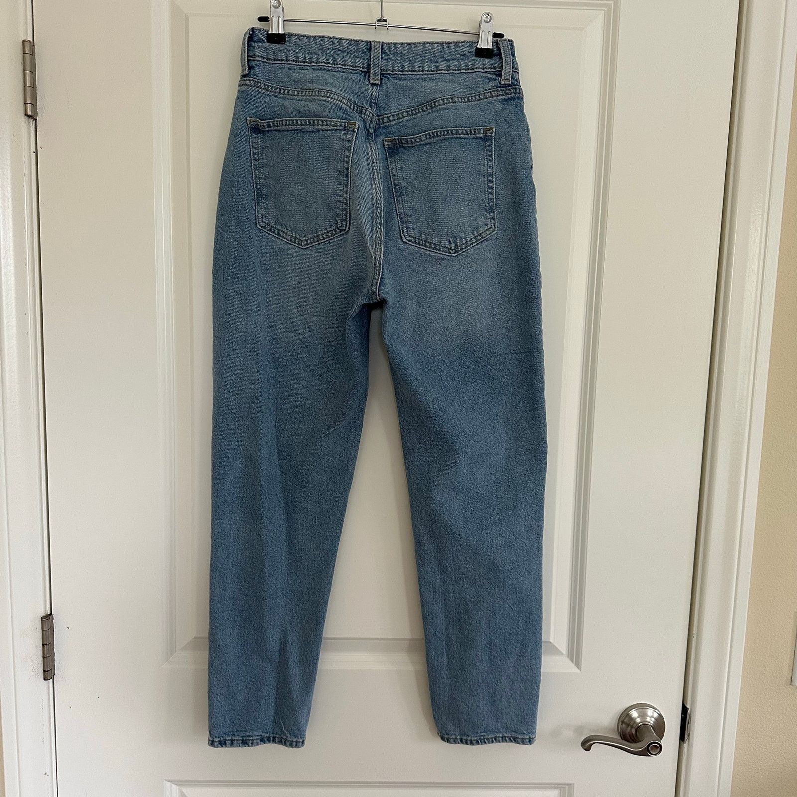 H&M H&M High Rise Mom Ankle Jeans Light Wash 28x26 Size 28" / US 6 / IT 42 - 5 Thumbnail