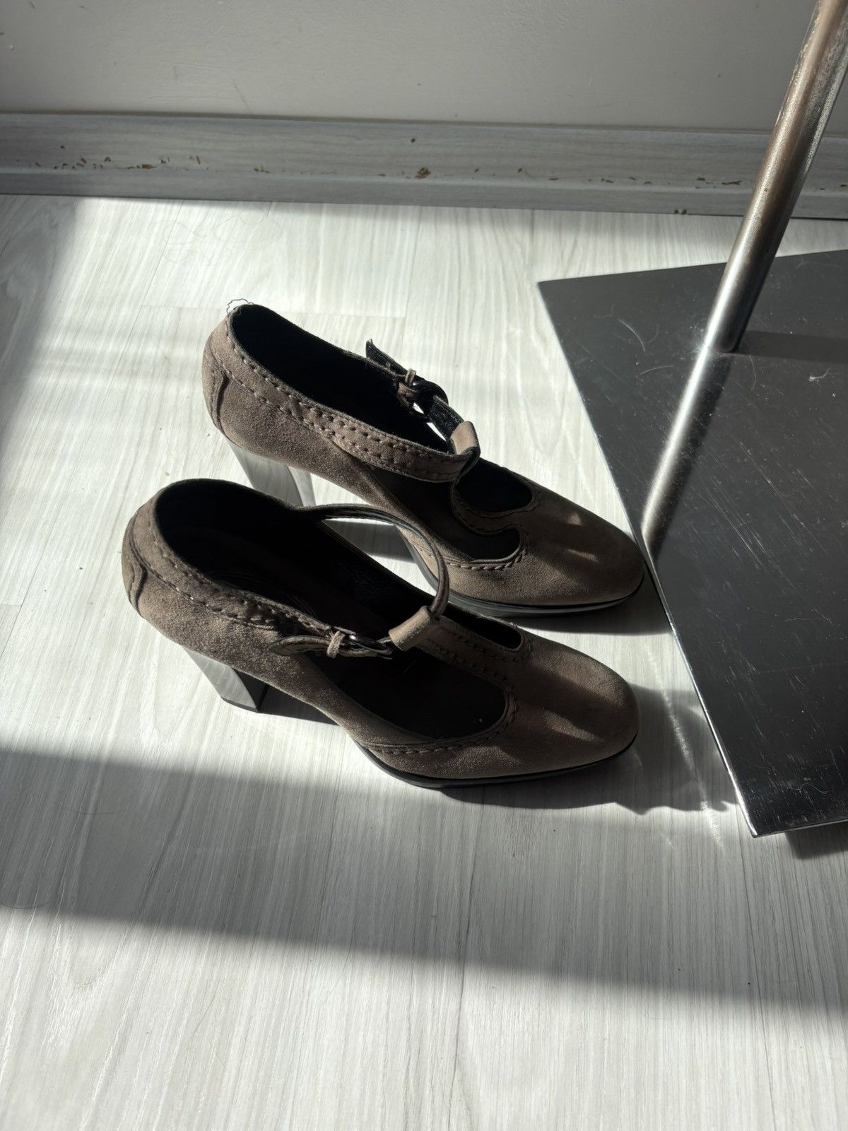 Tod's Tod’s heels Size US 7.5 / IT 37.5 - 7 Thumbnail