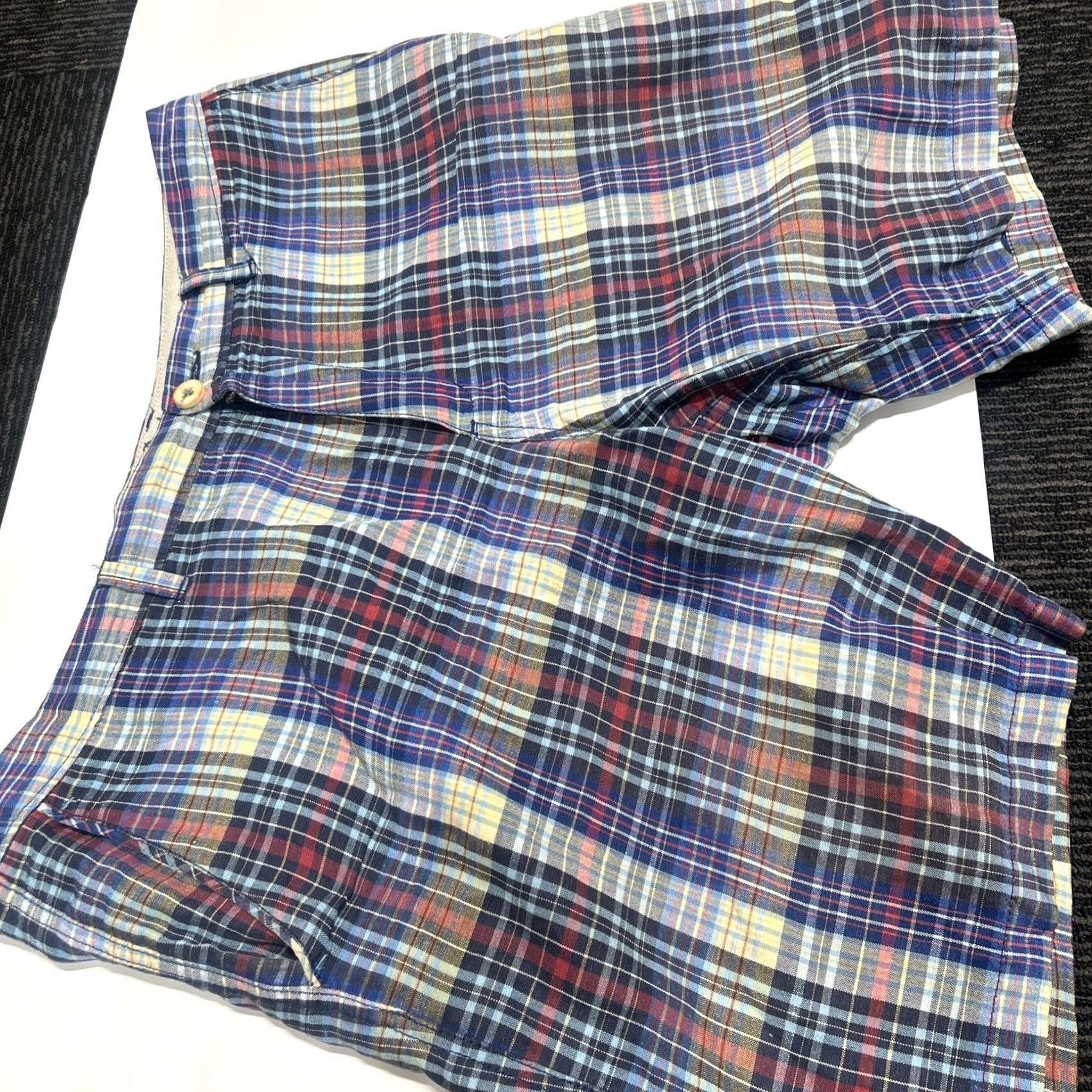 Tommy Bahama Tommy Bahama Casual Shorts Men 35 Linen Blend Plaid Multi-Color Colorful Casual Shorts Mens Size US 35 - 2 Thumbnail