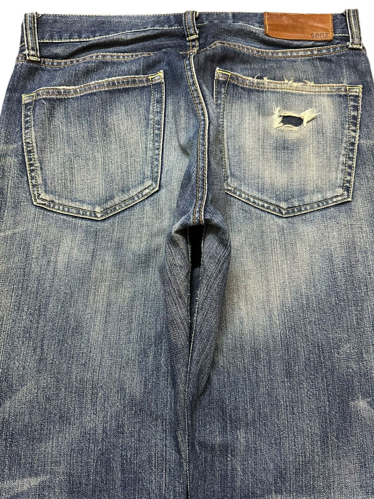 Uniqlo Vintage Japanese Uniqlo Blue Faded Wash Distress Loose Jeans Size US 32 / EU 48 - 5 Thumbnail