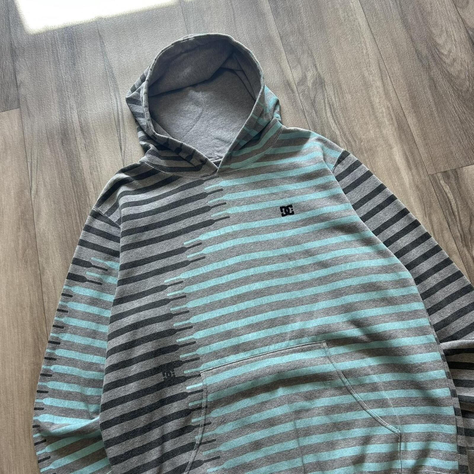 Other Vintage y2k DC Shoes Graphic Hoodie Sweatshirt size XL Size US XL / EU 56 / 4 - 2 Thumbnail