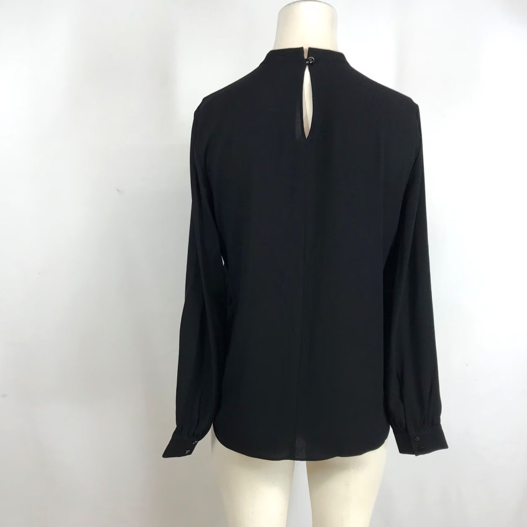 Eileen Fisher Eileen Fisher Blouse XS XXS Black Silk Mock Neck Keyhole Wrap Front Button Back Closure long sleeve Women's 2XS 100% Silk Size XXS / US 00 / IT 34 - 5 Thumbnail