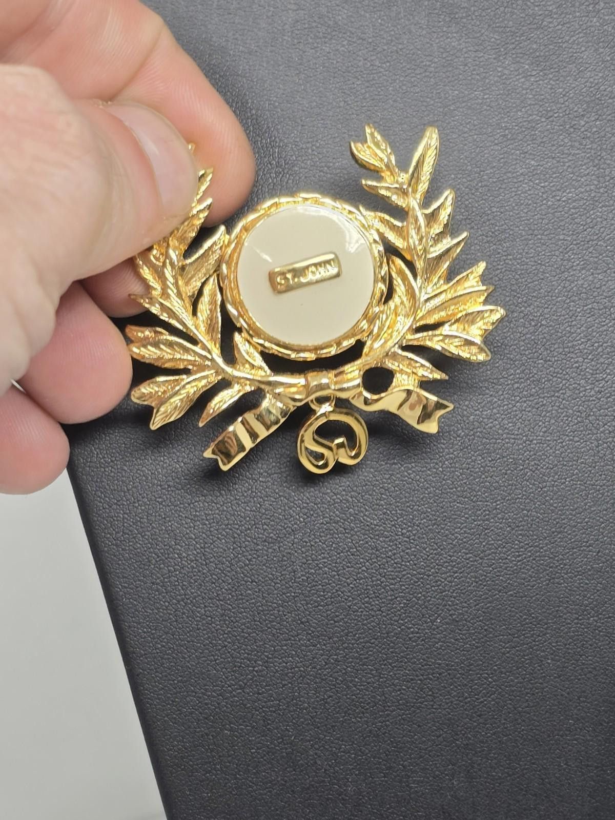 St. John Rare Perfect St.John Enamel & gold brooch W Dangling Emblem Size ONE SIZE - 5 Thumbnail