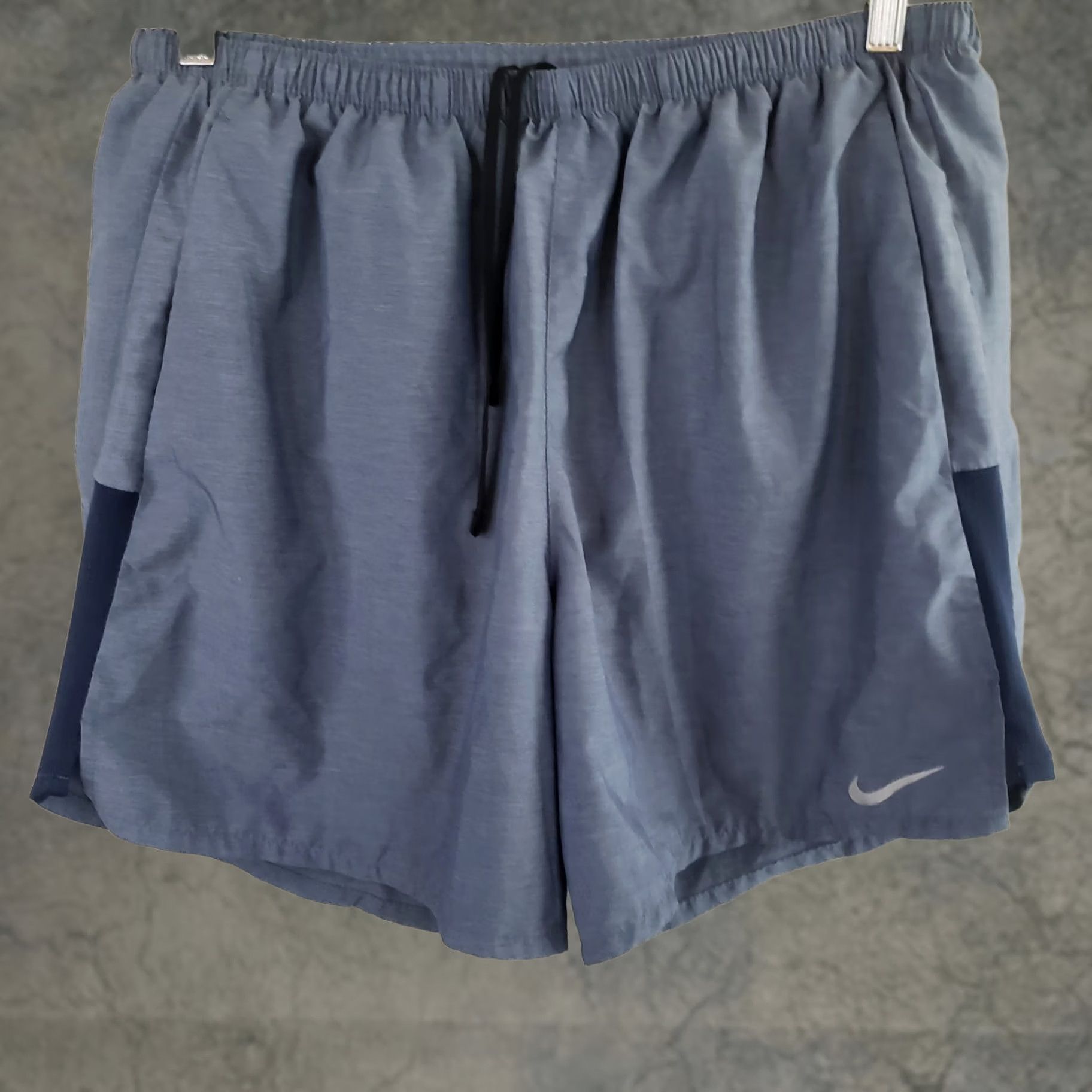 Nike Nike Dri-FIT Training Shorts Men XL Gray 9 Inseam Lightweight Pockets Elastic Waist Quick Dry Moisture Wicking Regular Fit Athletic Sportswear Size US 36 / EU 52 - 1 Thumbnail