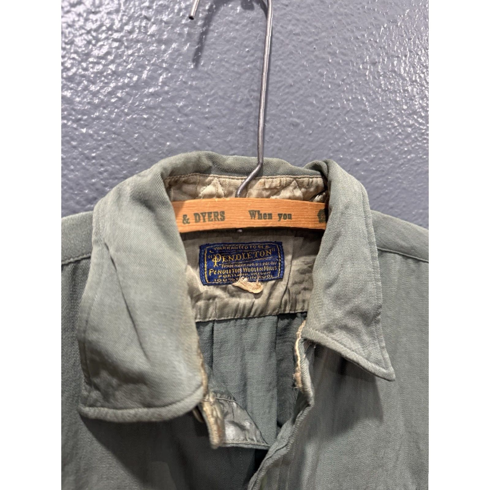 Pendleton VINTAGE Pendleton Western Shirt S Green Long Sleeve Rayon Button-Up Mens Small Flawed 40’s Size US S / EU 44-46 / 1 - 2 Thumbnail