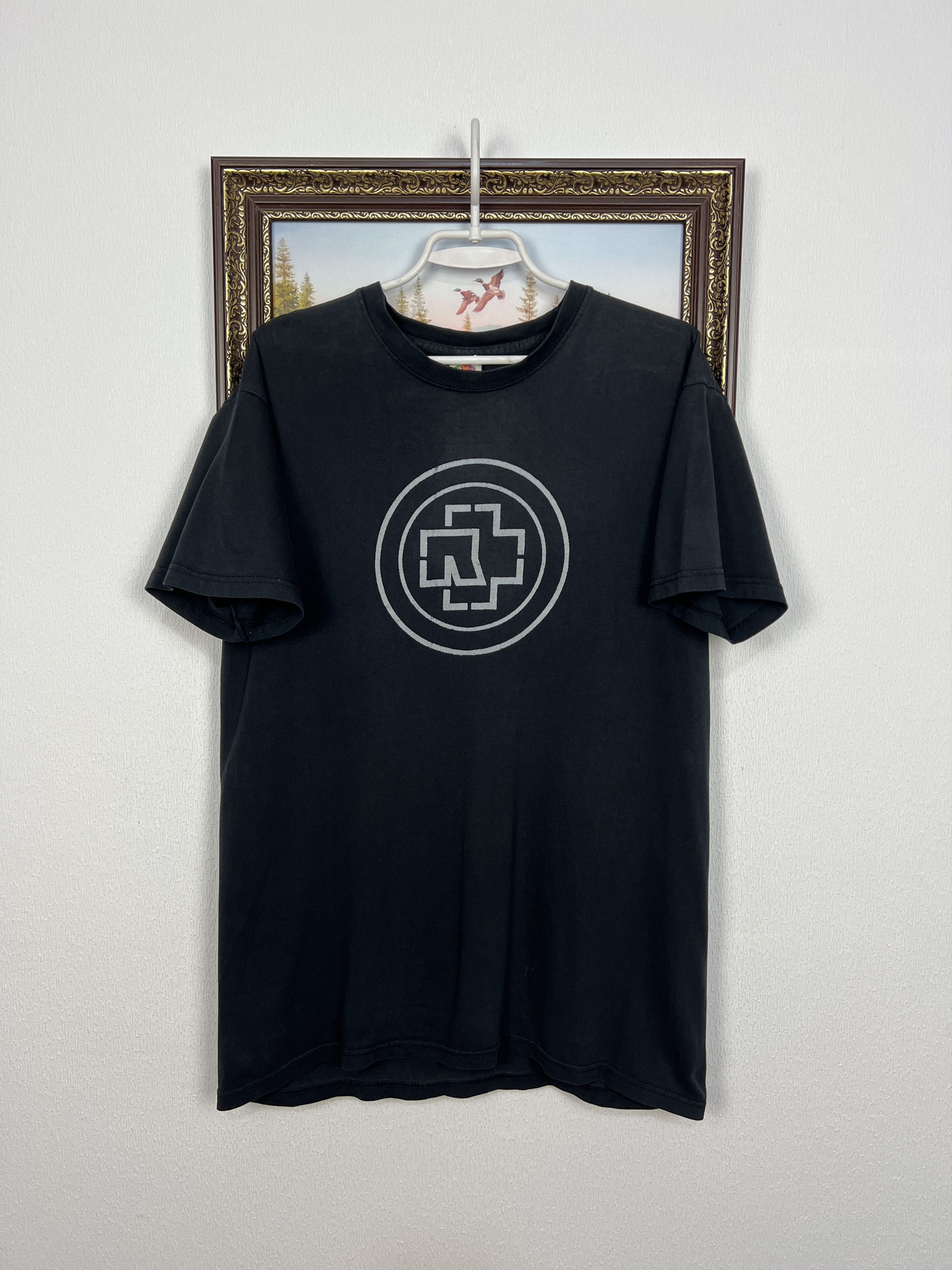 Vintage Vintage Rammstein Metal Band Graphic Over Print Tee Shirt Size US L / EU 52-54 / 3 - 1 Thumbnail