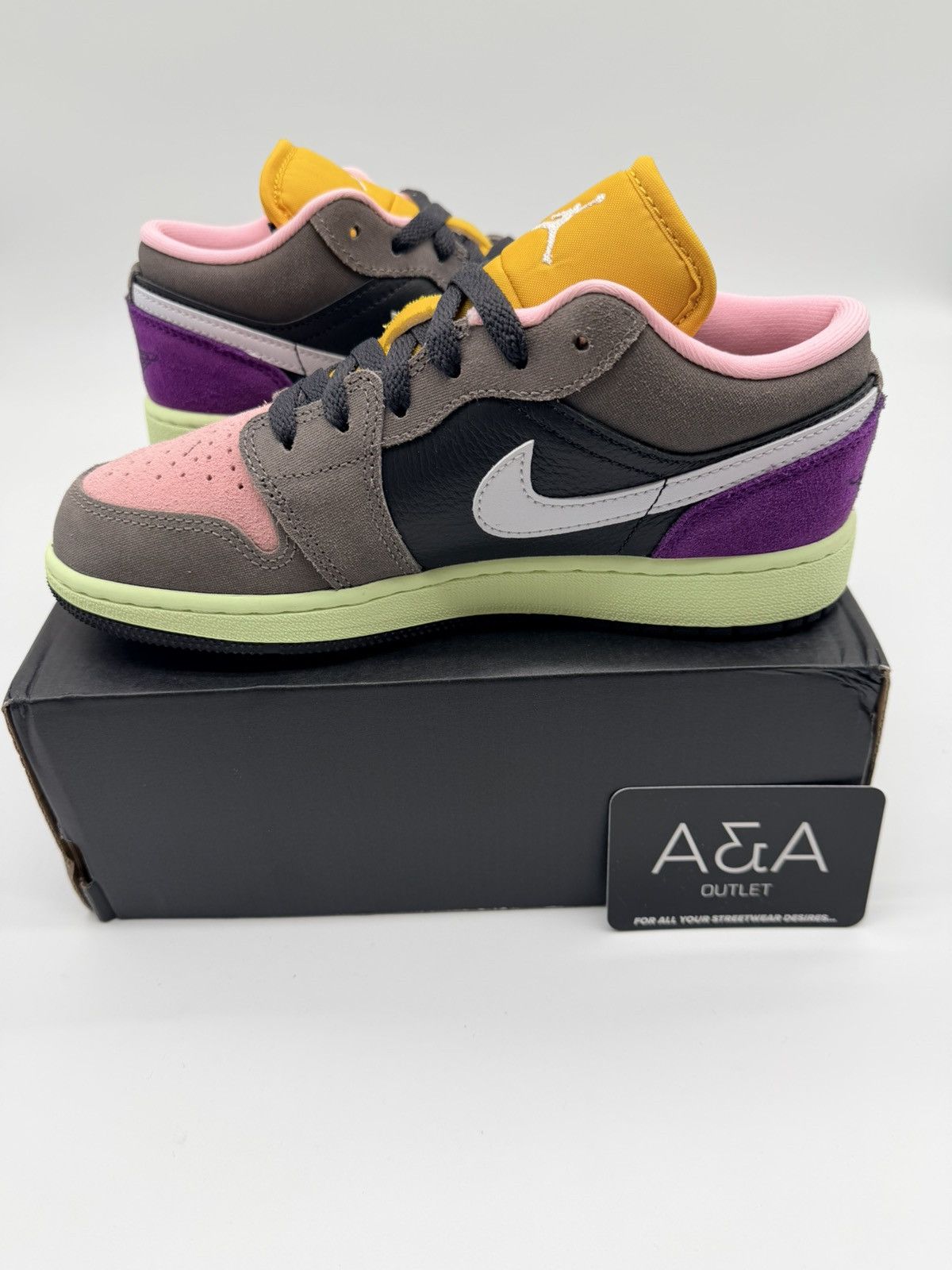 Jordan Brand Jordan 1 Low SE Tokyo Bio Hack GS US4Brand New Free Shipping Size US 4 / IT 34 - 2 Thumbnail