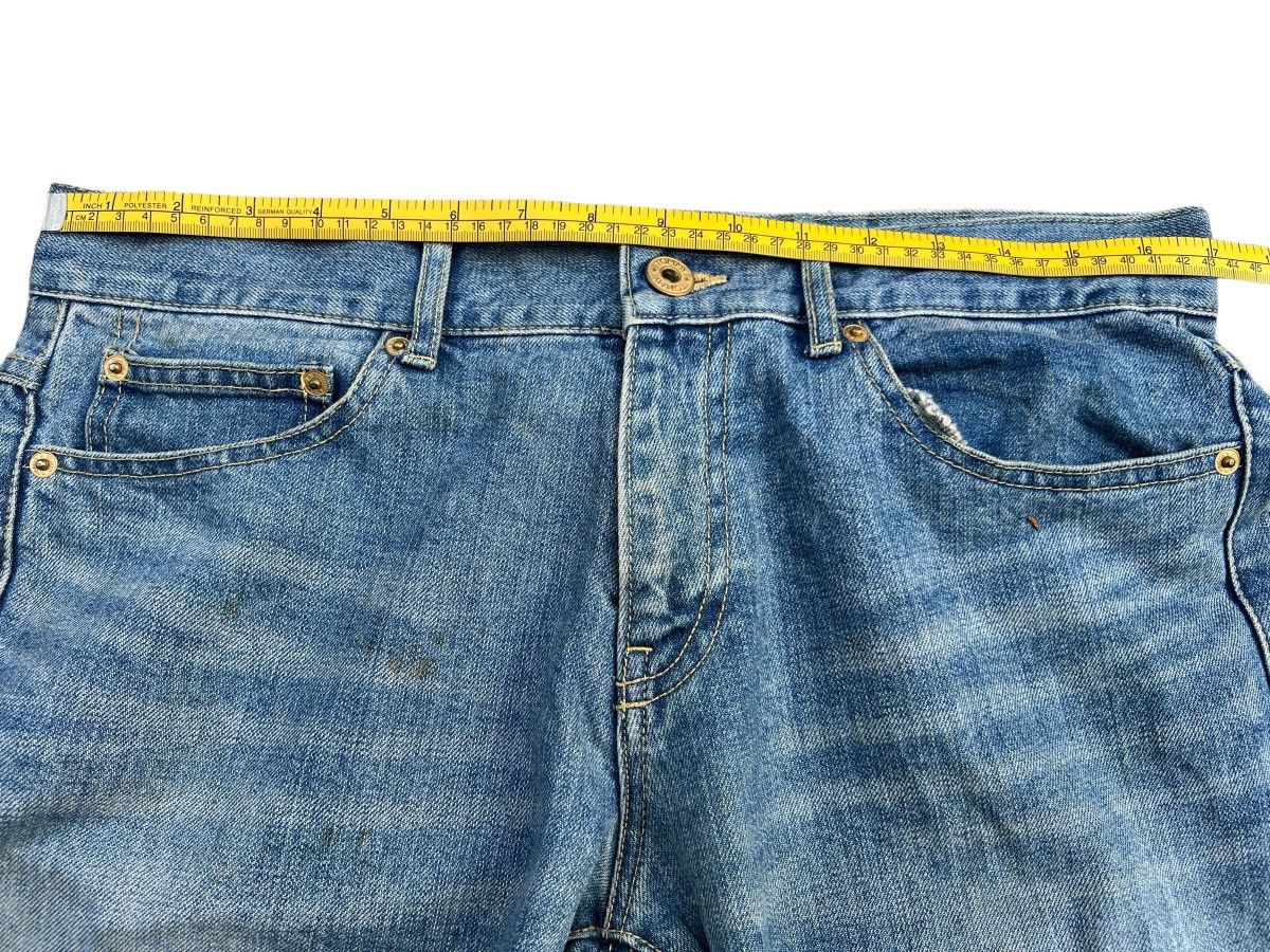 Tommy Hilfiger Y2K Tommy Hilfiger Distressed Patch Denim Jeans 34x34 Size 34" / US 12 / IT 48 - 11 Thumbnail