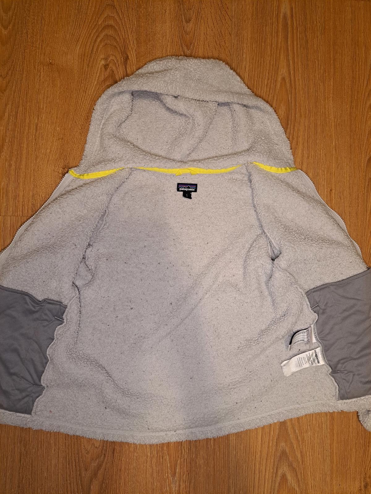 Patagonia Patagonia High Pile Fleece Hoodie Jacket Kids Large 12 White Size US L / EU 52-54 / 3 - 5 Thumbnail
