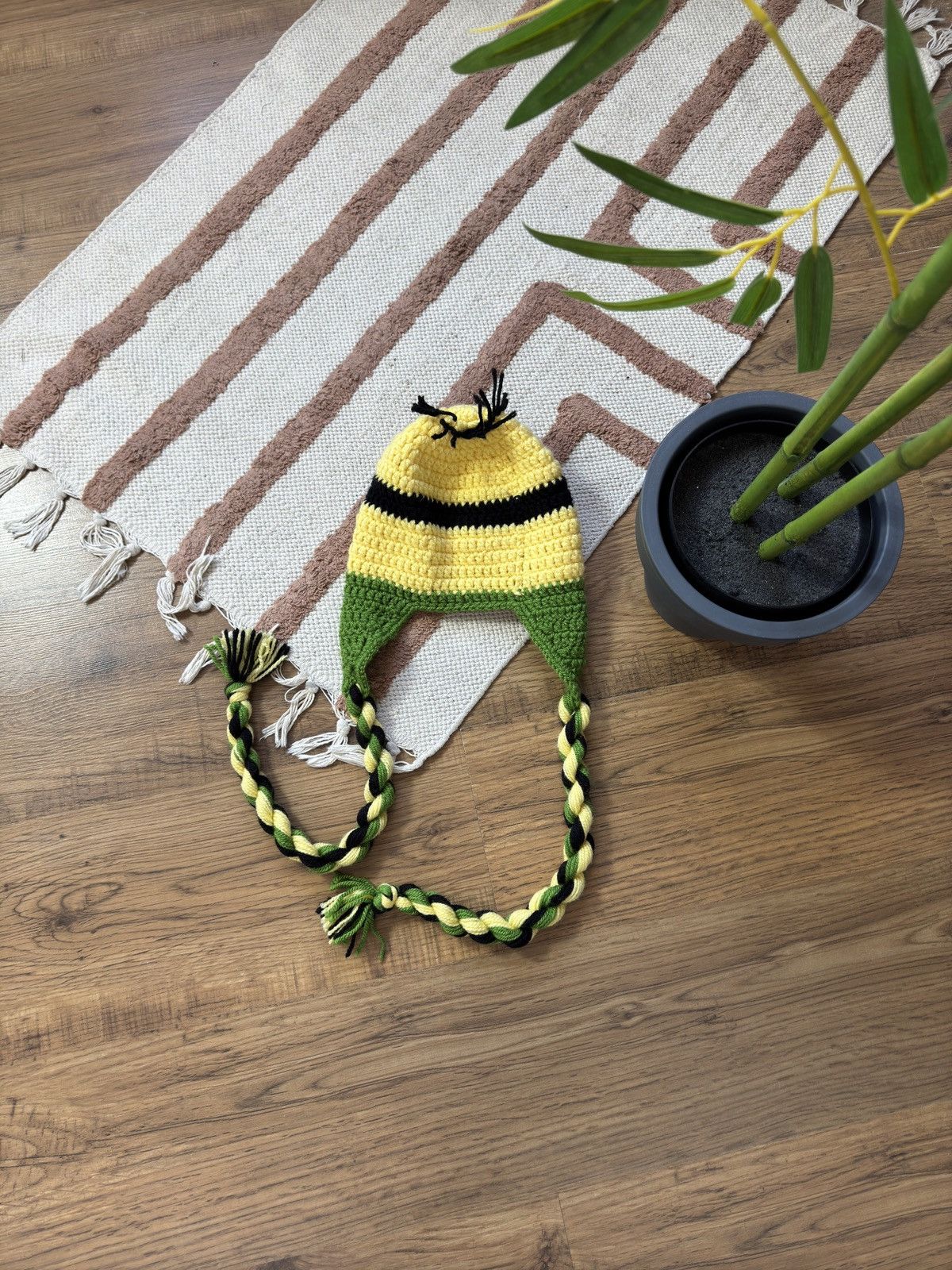 Vintage MINIONS HAND KNITTED AVIATOR HAT Size ONE SIZE - 4 Thumbnail