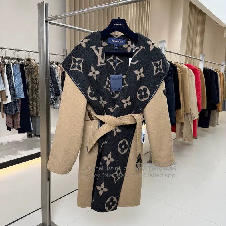 Louis Vuitton Louis Vuitton Camel big old flower full print bathrobe coa Size S / US 4 / IT 40 - 1 Thumbnail