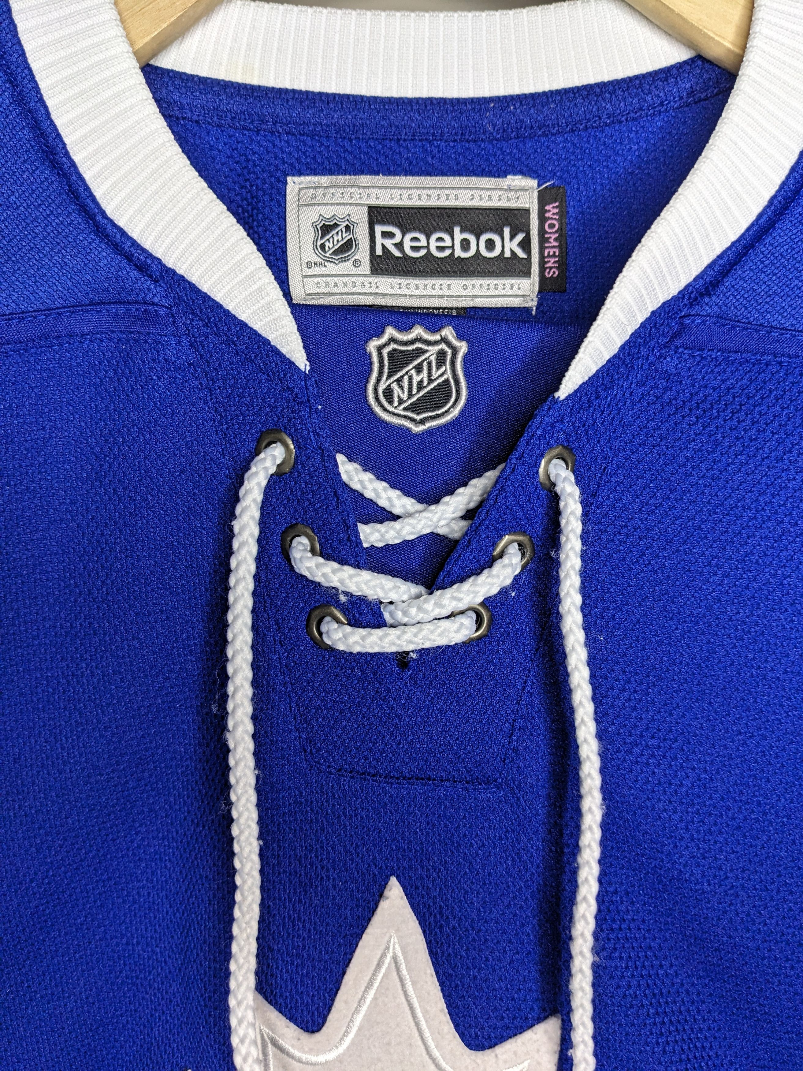 Reebok Reebok Toronto Maple Leafs Jersey WOMANS Size Small 2011 NHL Size US S / EU 44-46 / 1 - 3 Thumbnail