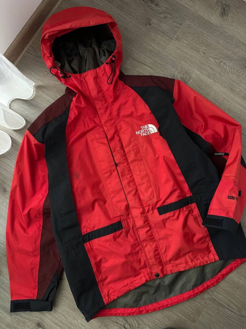 The North Face × Vintage Vintage Outdoor Red Gore-Tex The North Face Jacket Size US L / EU 52-54 / 3 - 10 Thumbnail
