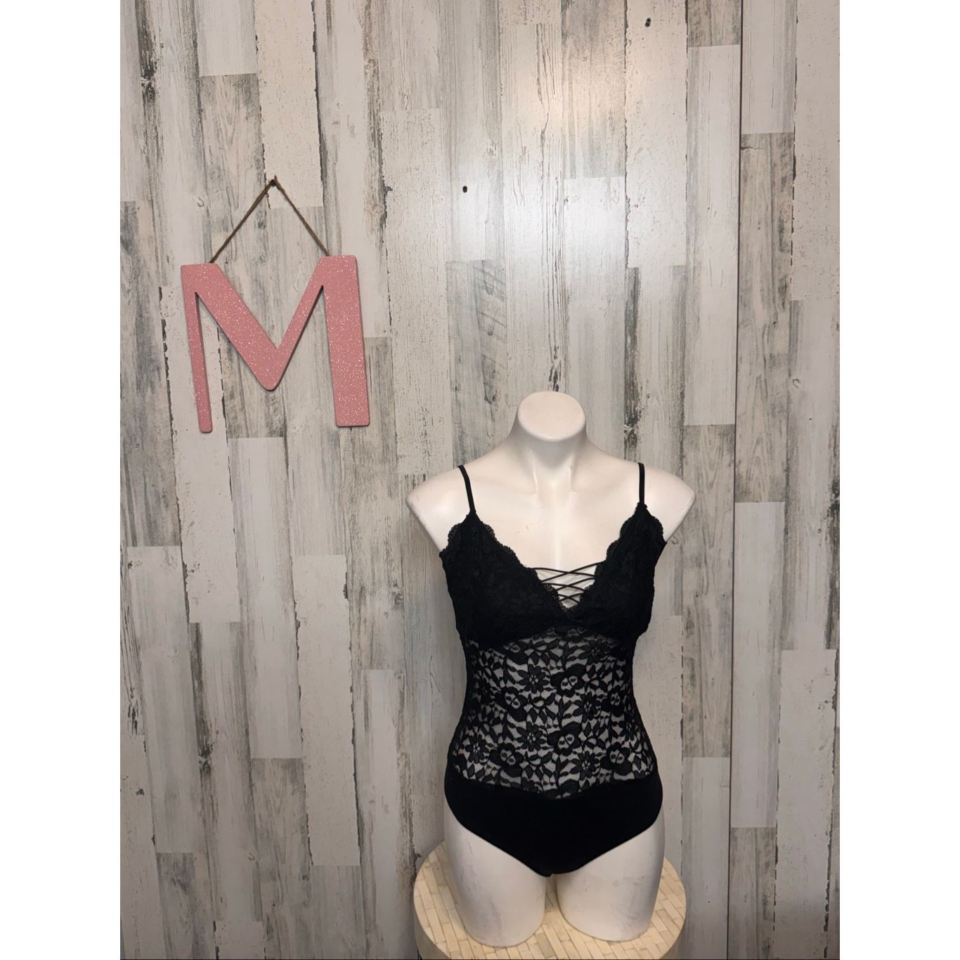 Guess GUESS Black Lace Bodysuit Women’s Size M Spaghetti Strap Floral Lace Top NWT Size M / US 6-8 / IT 42-44 - 1 Thumbnail
