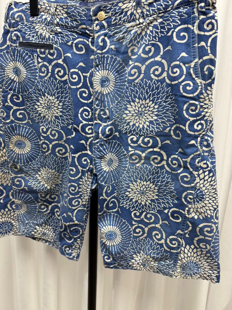 Junya Watanabe Junya Watanabe SizeM Blue dyed cashew flower shorts Size US 32 / EU 48 - 3 Thumbnail