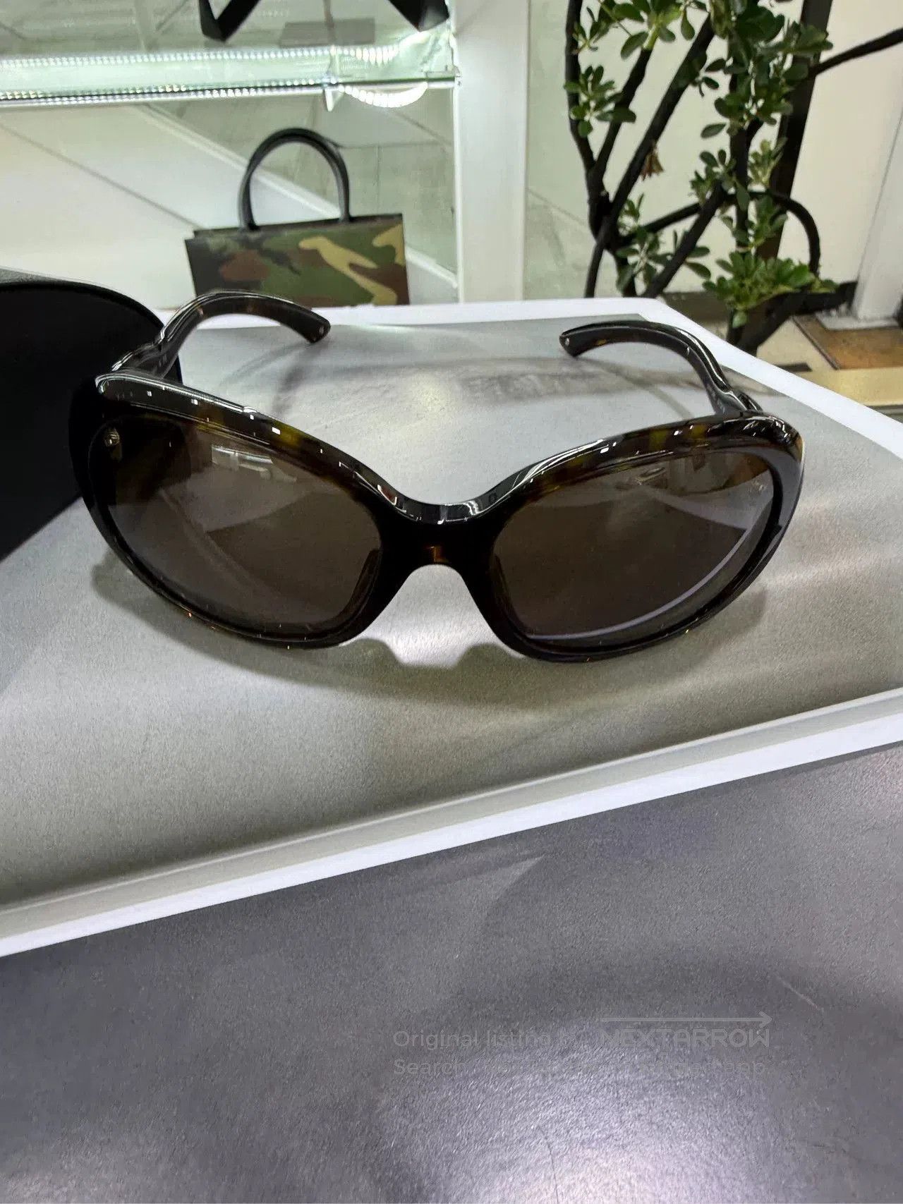 Prada Prada Sunglasses with Case. Size ONE SIZE - 1 Thumbnail