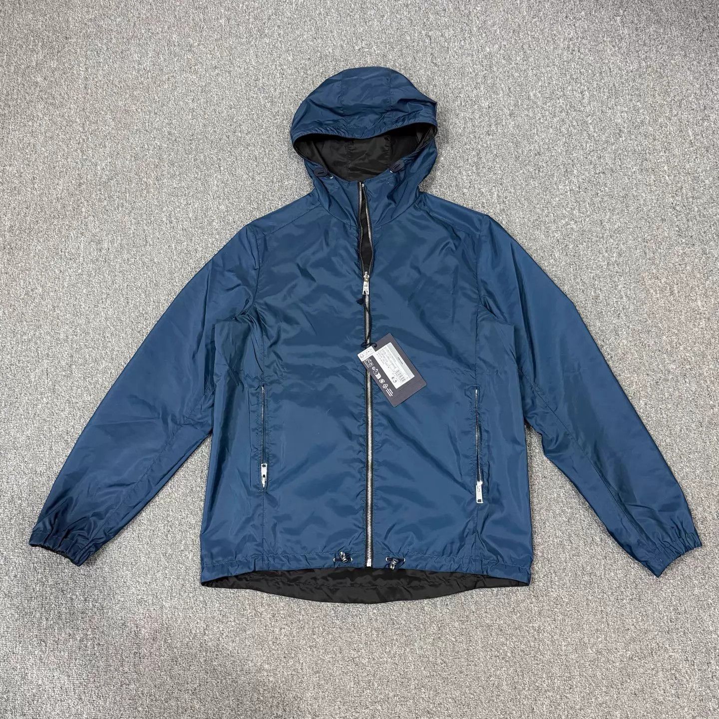 Prada Prada 25 SS black-blue reversible triangle nylon jacket 52 Size US L / EU 52-54 / 3 - 2 Thumbnail