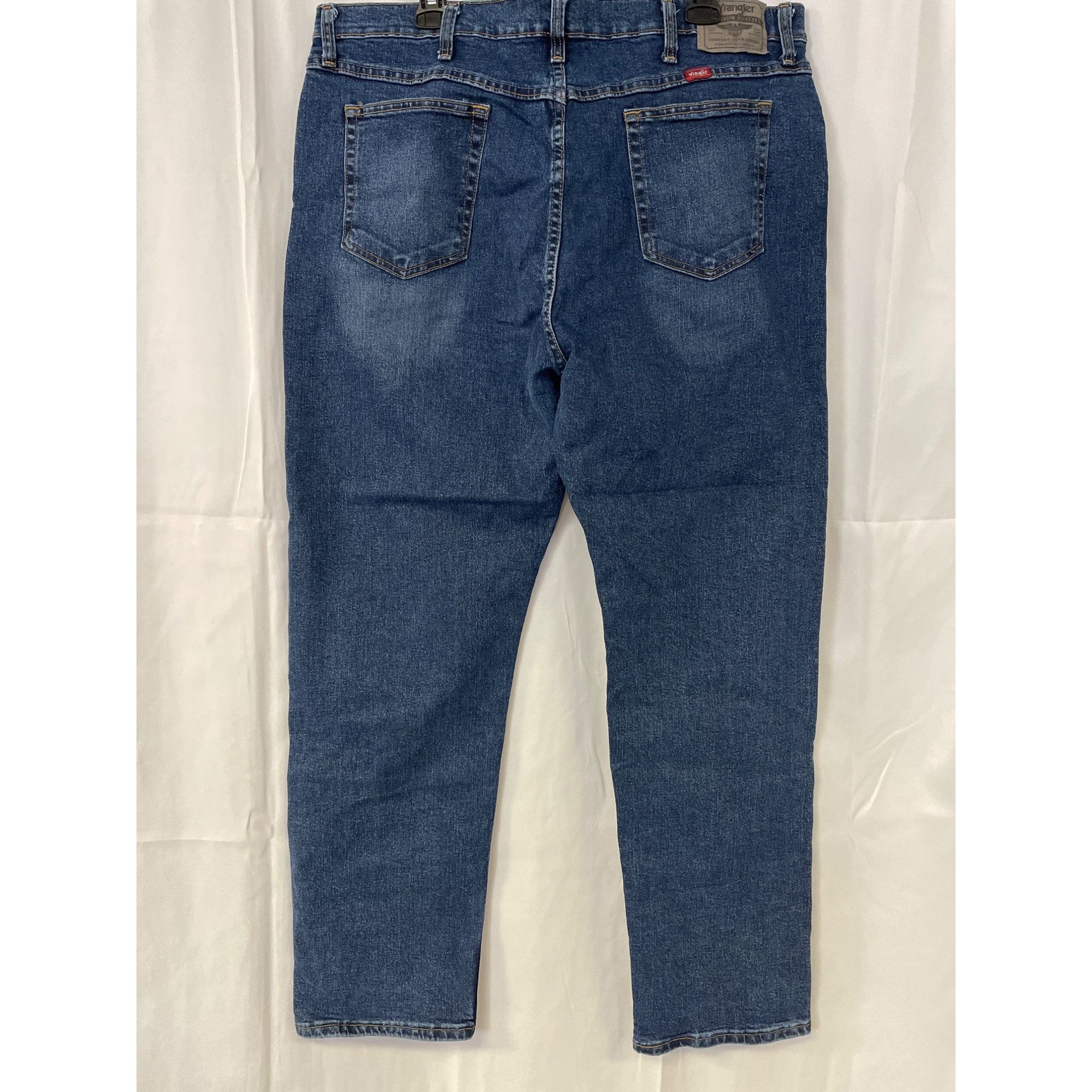 Wrangler Wrangler Men's Blue Jeans Flex Regular Fit Size 42 x 32 SKU Size US 42 / EU 58 - 2 Thumbnail
